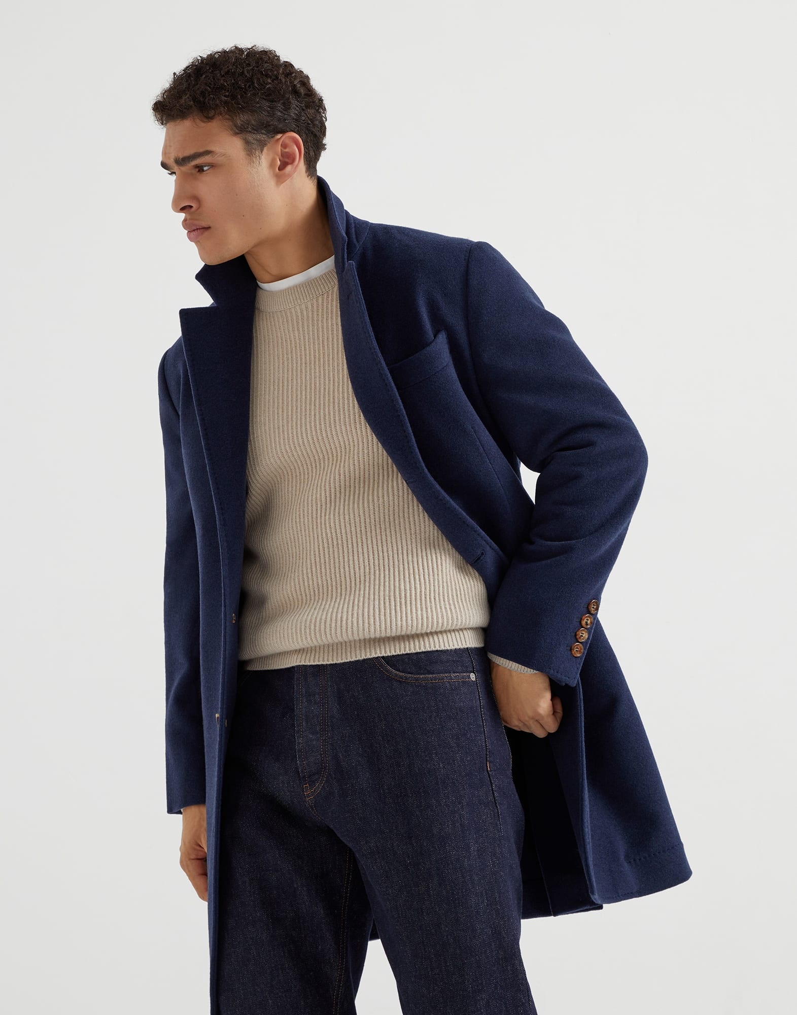 Lightweight water-resistant cashmere coat with double vents - 4