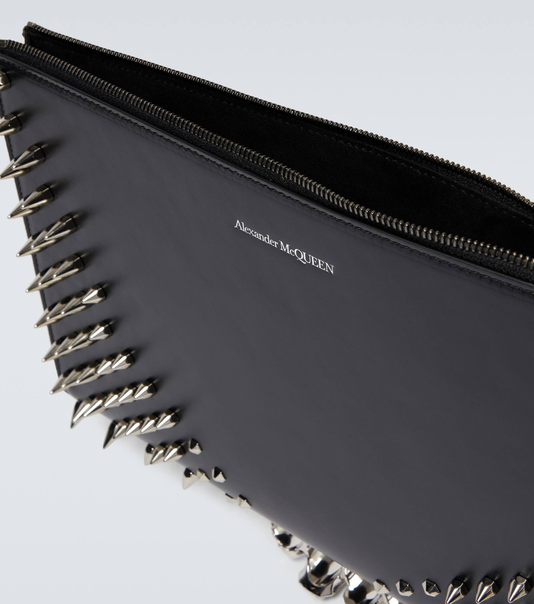 Four-Ring embellished leather clutch - 4