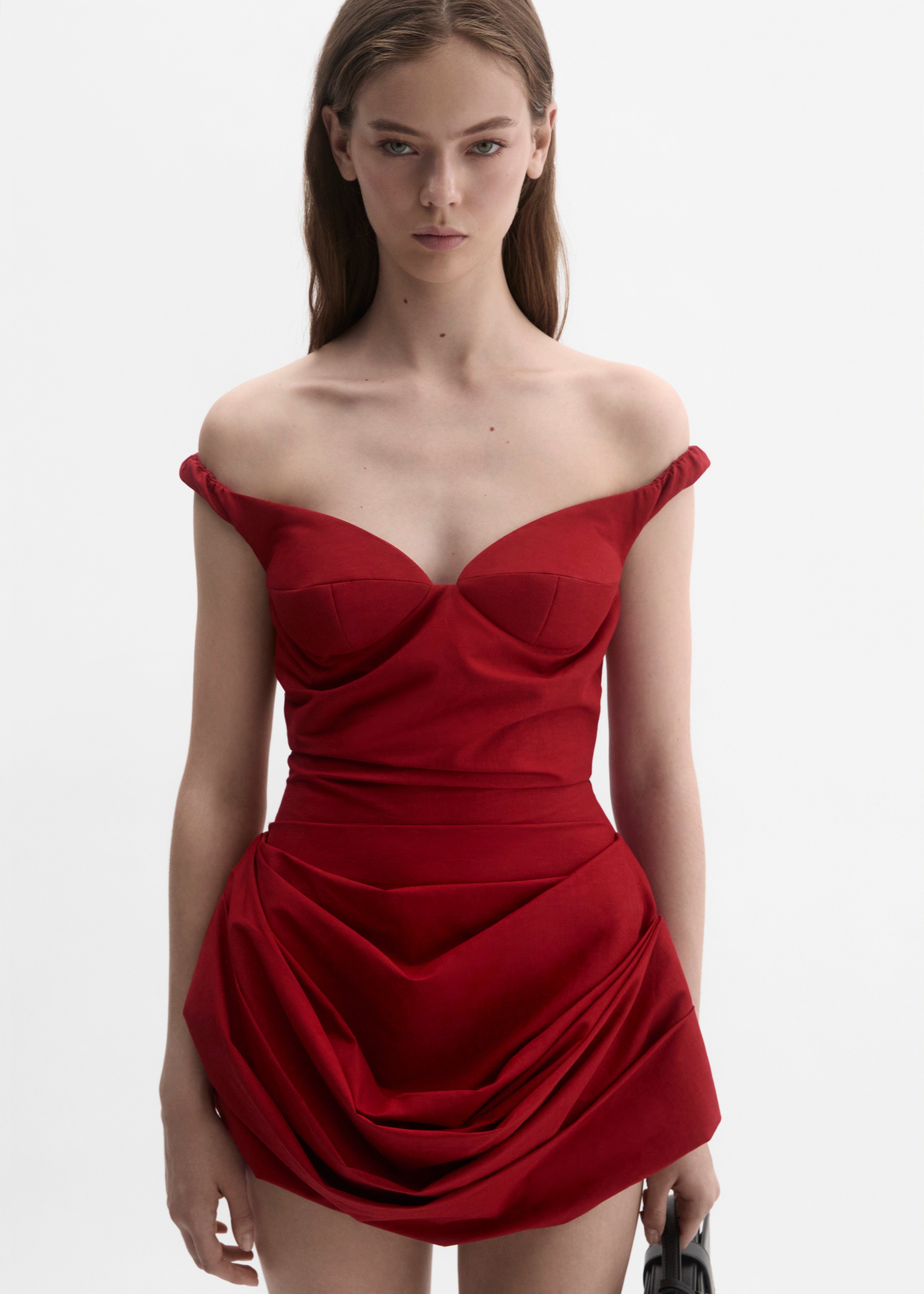 Off-shoulder bustier dress in red - 3