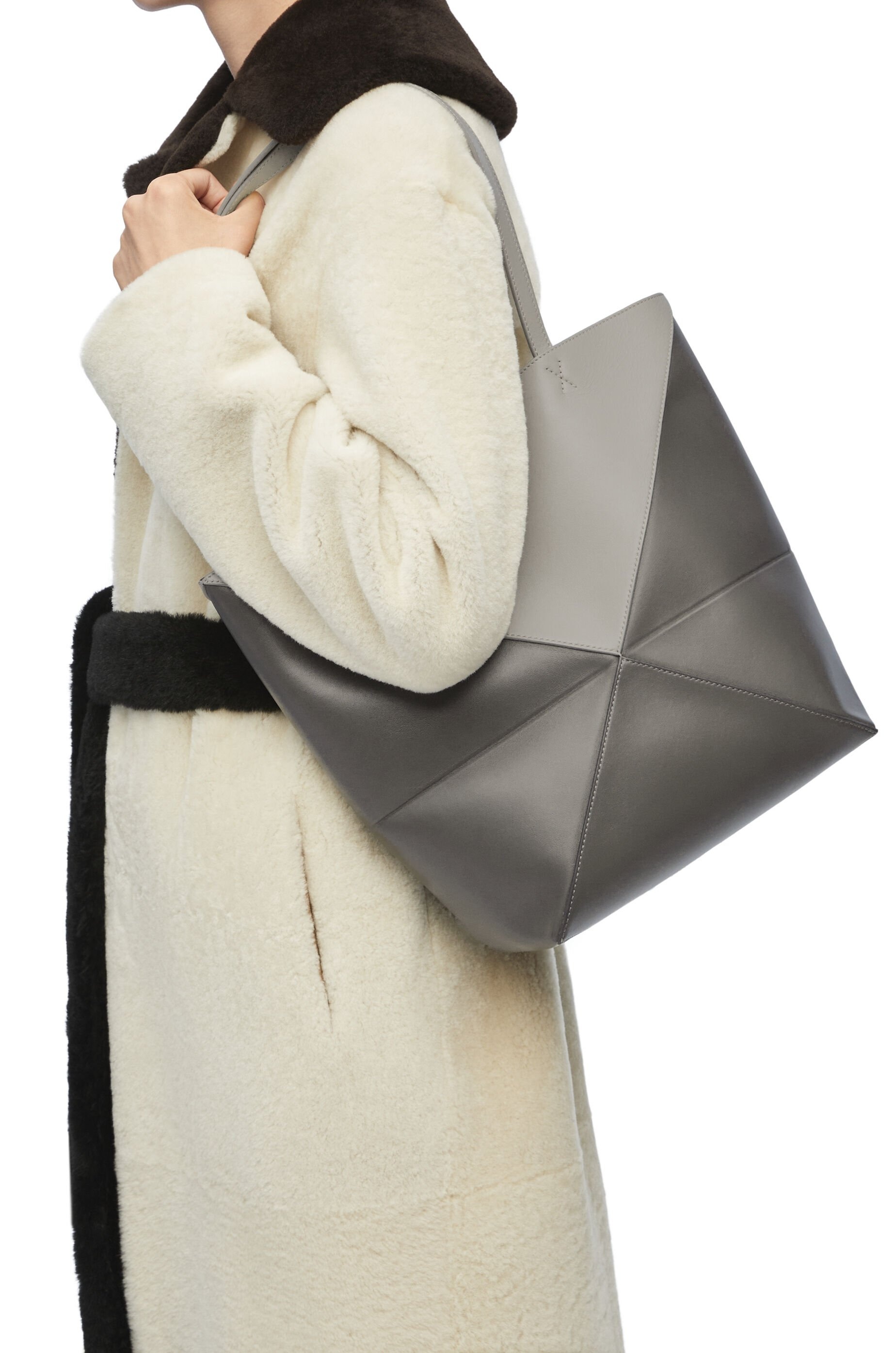 Puzzle Fold Tote in shiny calfskin - 3