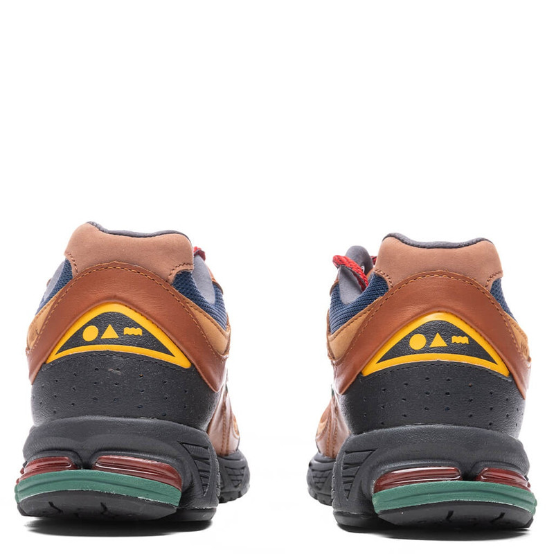 New Balance NEW BALANCE 2002R 'HIKING BOOT PACK' - BROWN outlook