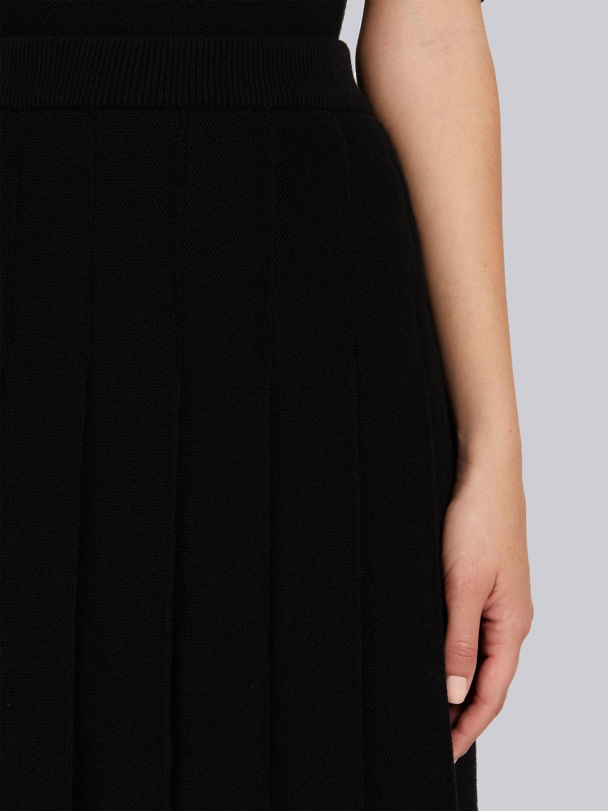 Black Cashmere Pique Below-the-Knee Pleated Skirt - 5