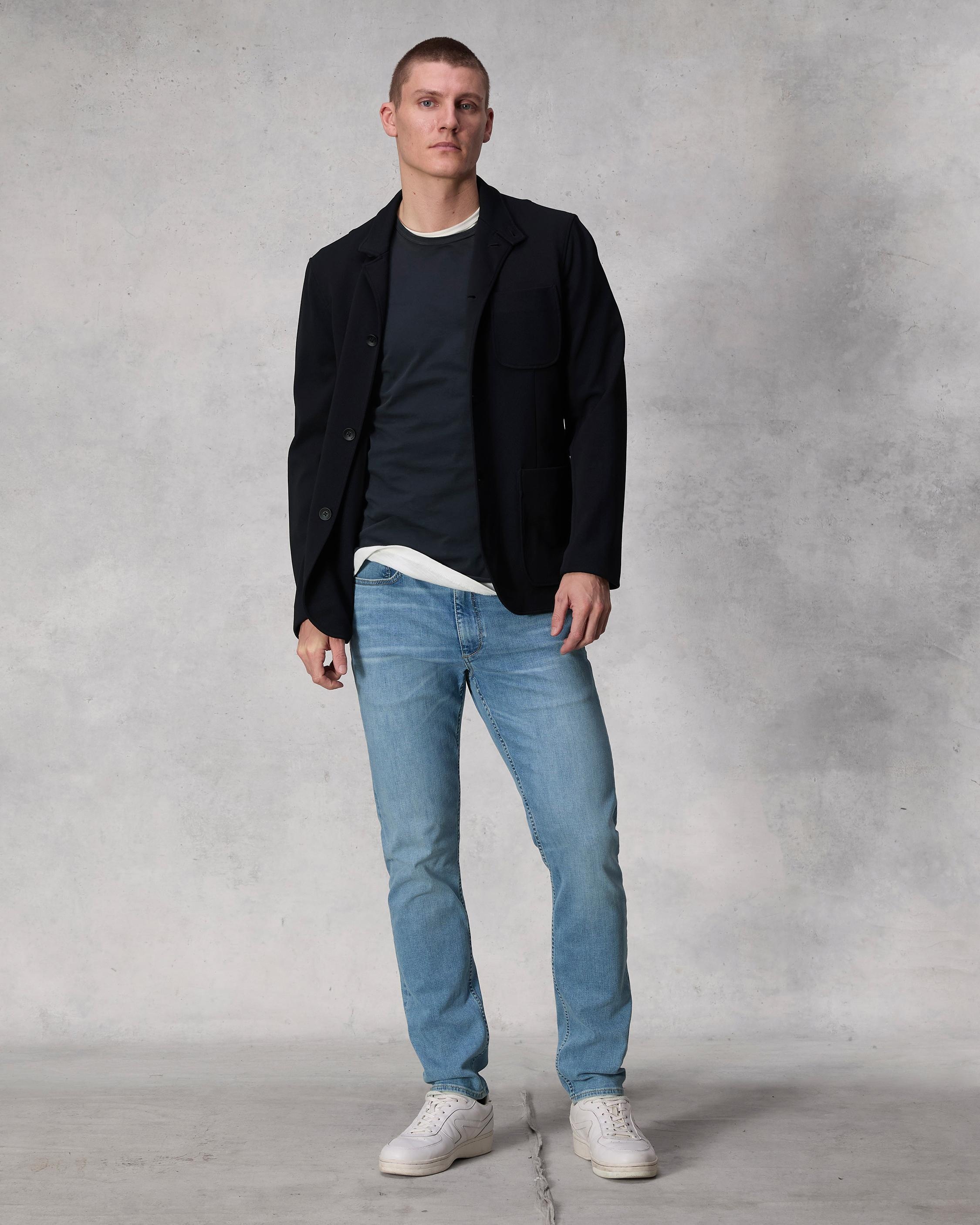 Fit 2 - Parker
Slim Fit Aero Stretch Jean - 2