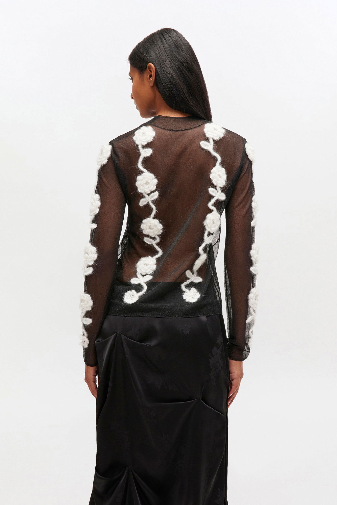 BLACK FLOWER CROCHET TURTLENCK - 4