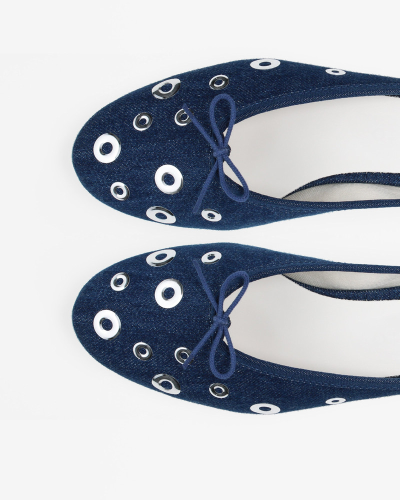 Camille Mules 4