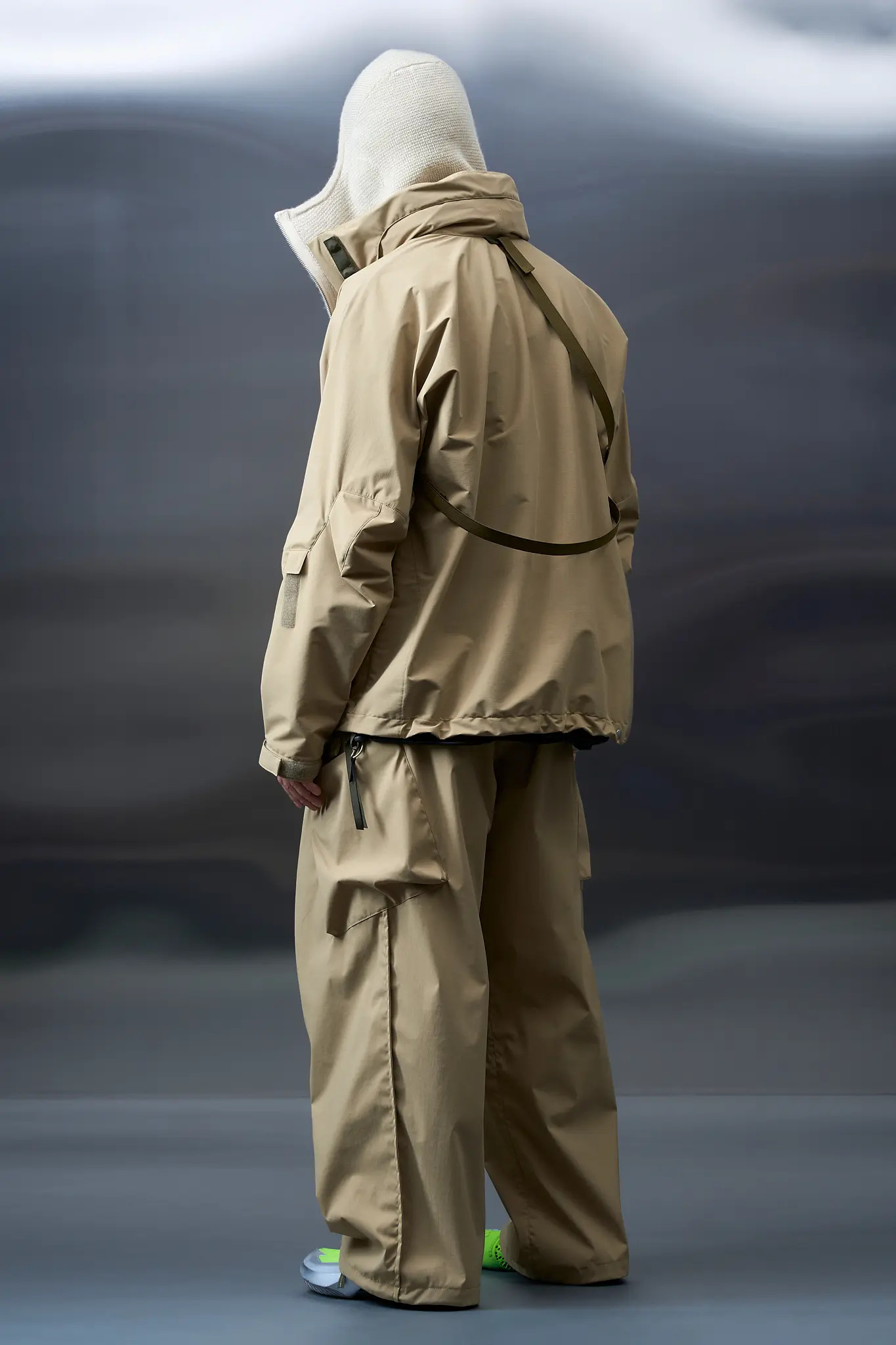 P45A-E Encapsulated Nylon Single Pleat Cargo Trouser Khaki - 8