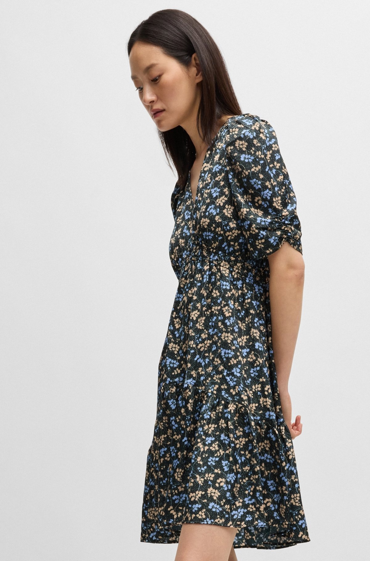 V-NECK DRESS IN PRINTED SATIN WITH GATHERED SLEEVES - 6