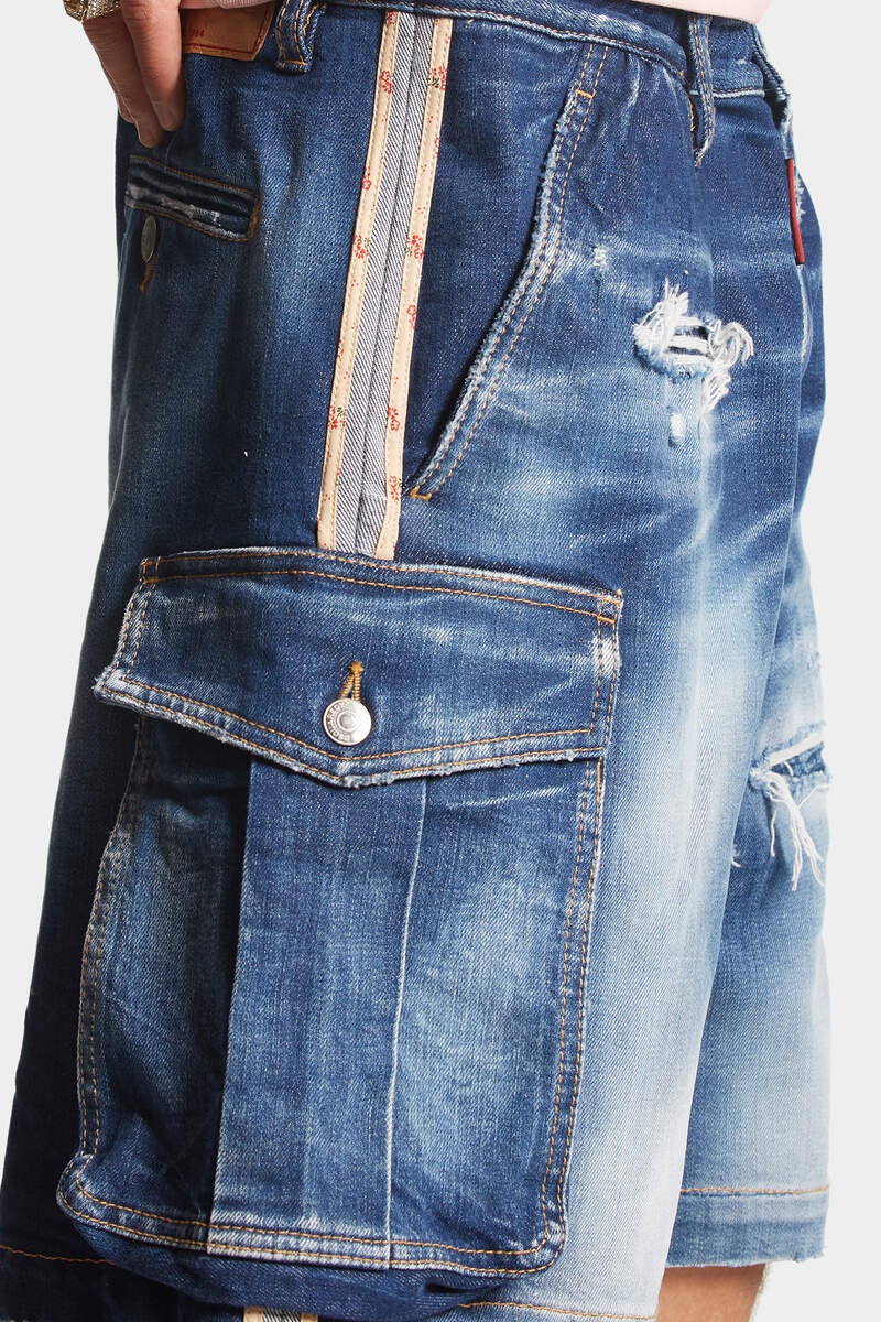 MEDIUM RIPPED KNEE WASH 64 TAG SHORTS - 7