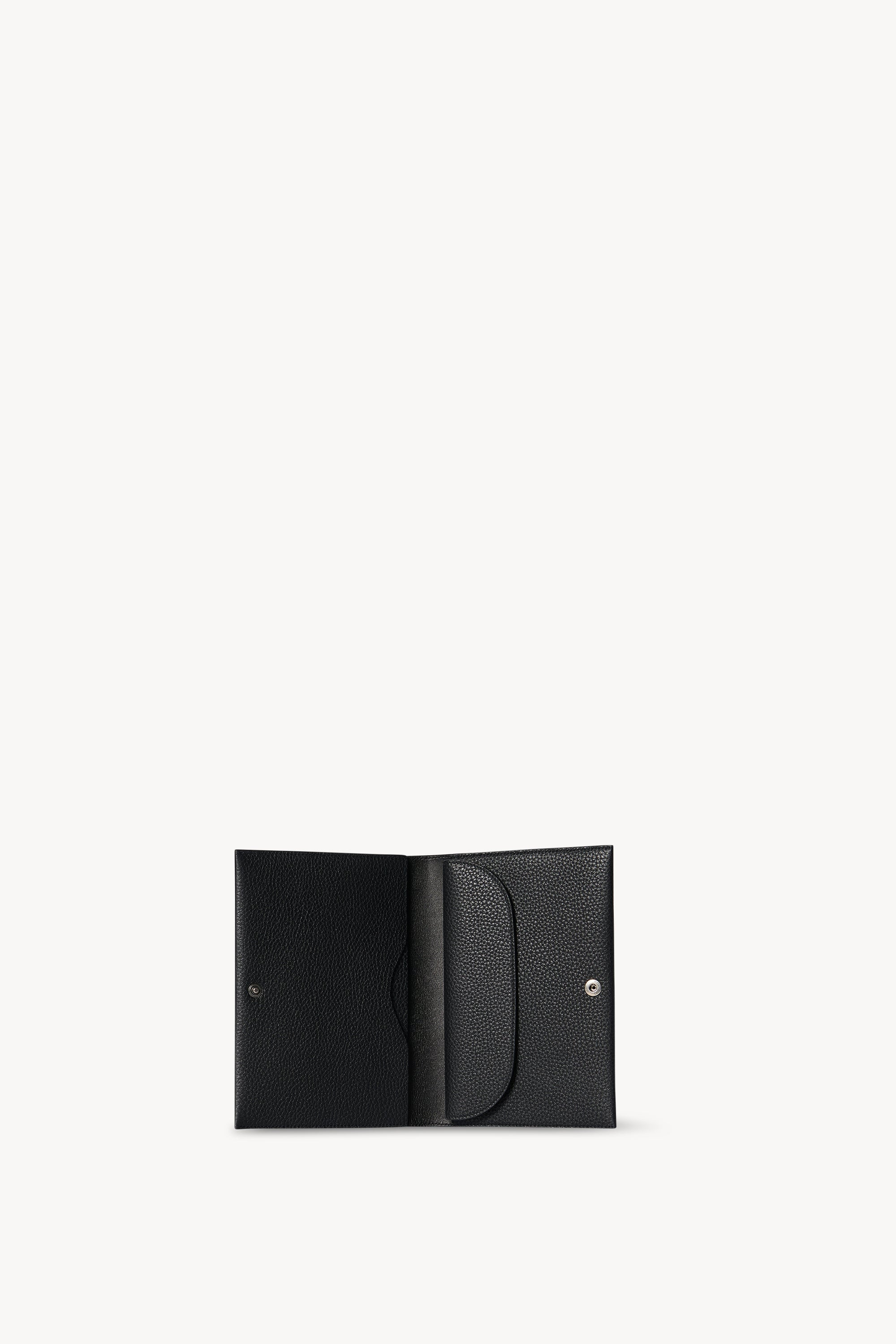 Travel Pouch in Leather - 3