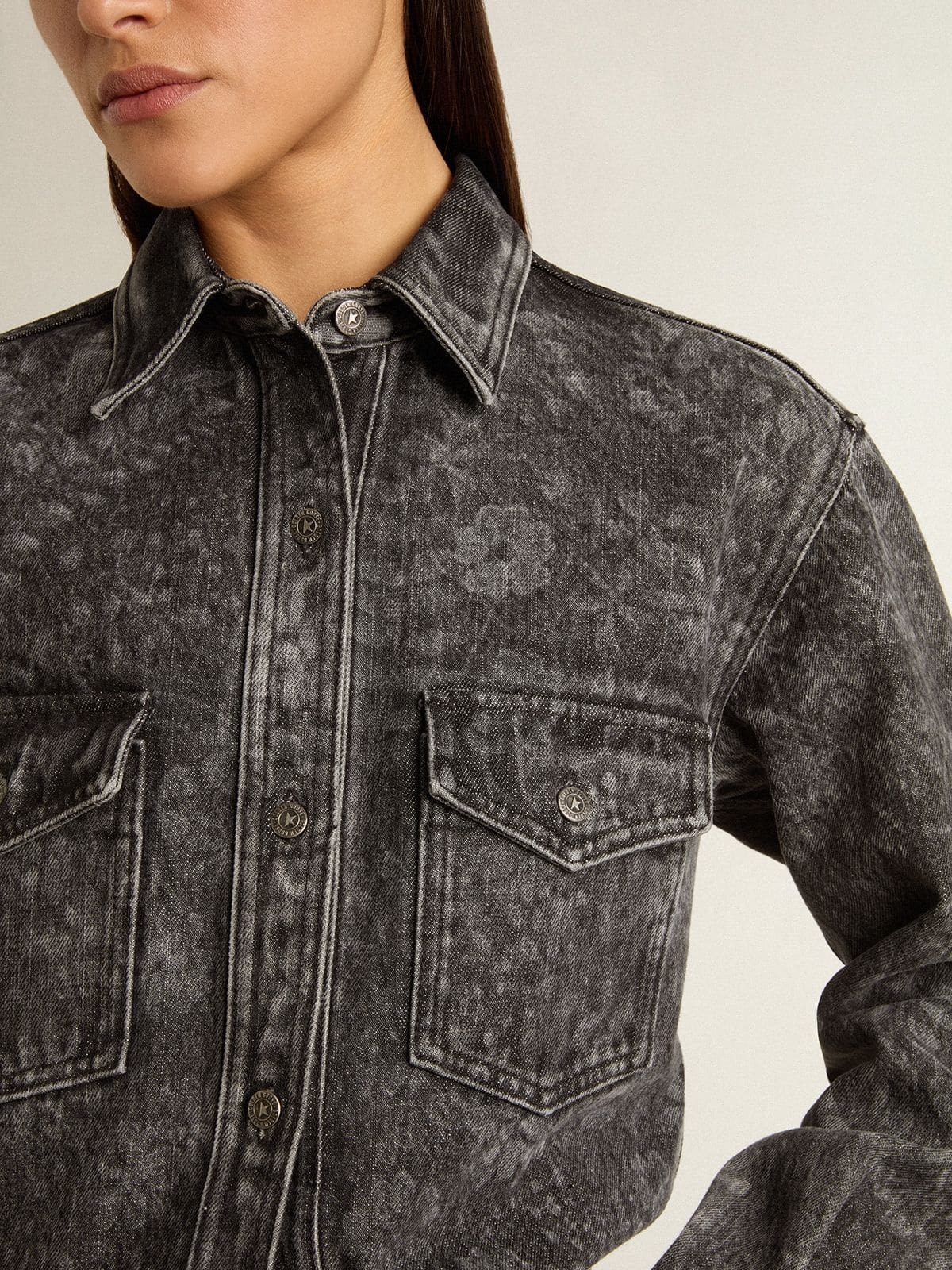 Women's black denim shirt with ton sur ton floral pattern - 5