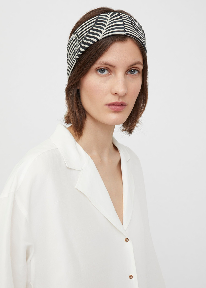 TOTEME Paisley silk cotton scarf black outlook