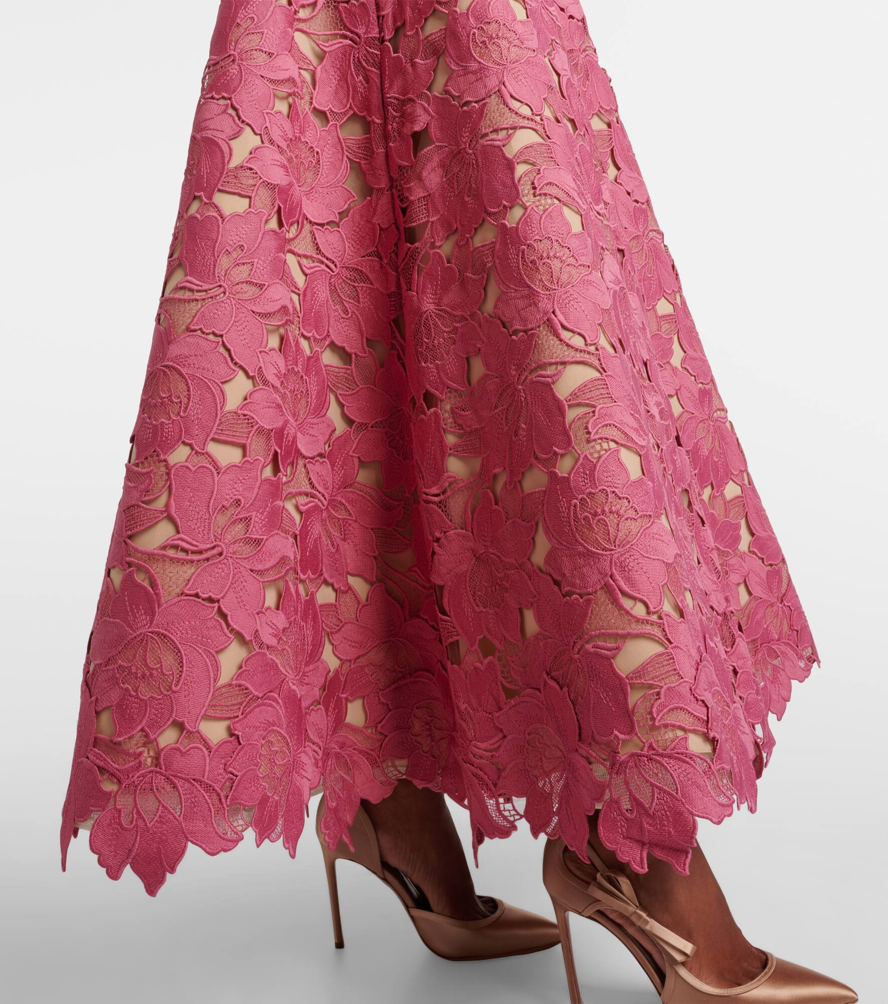 Guipure lace gown - 6