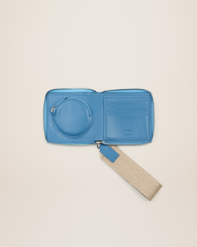 JACQUEMUS Le carré rond outlook