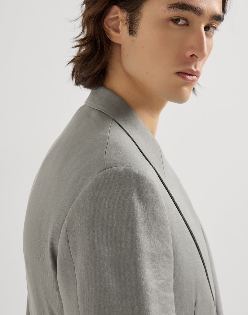 Tailor blazer in linen, virgin wool and mohair gabardine with peak lapels and metal buttons 4
