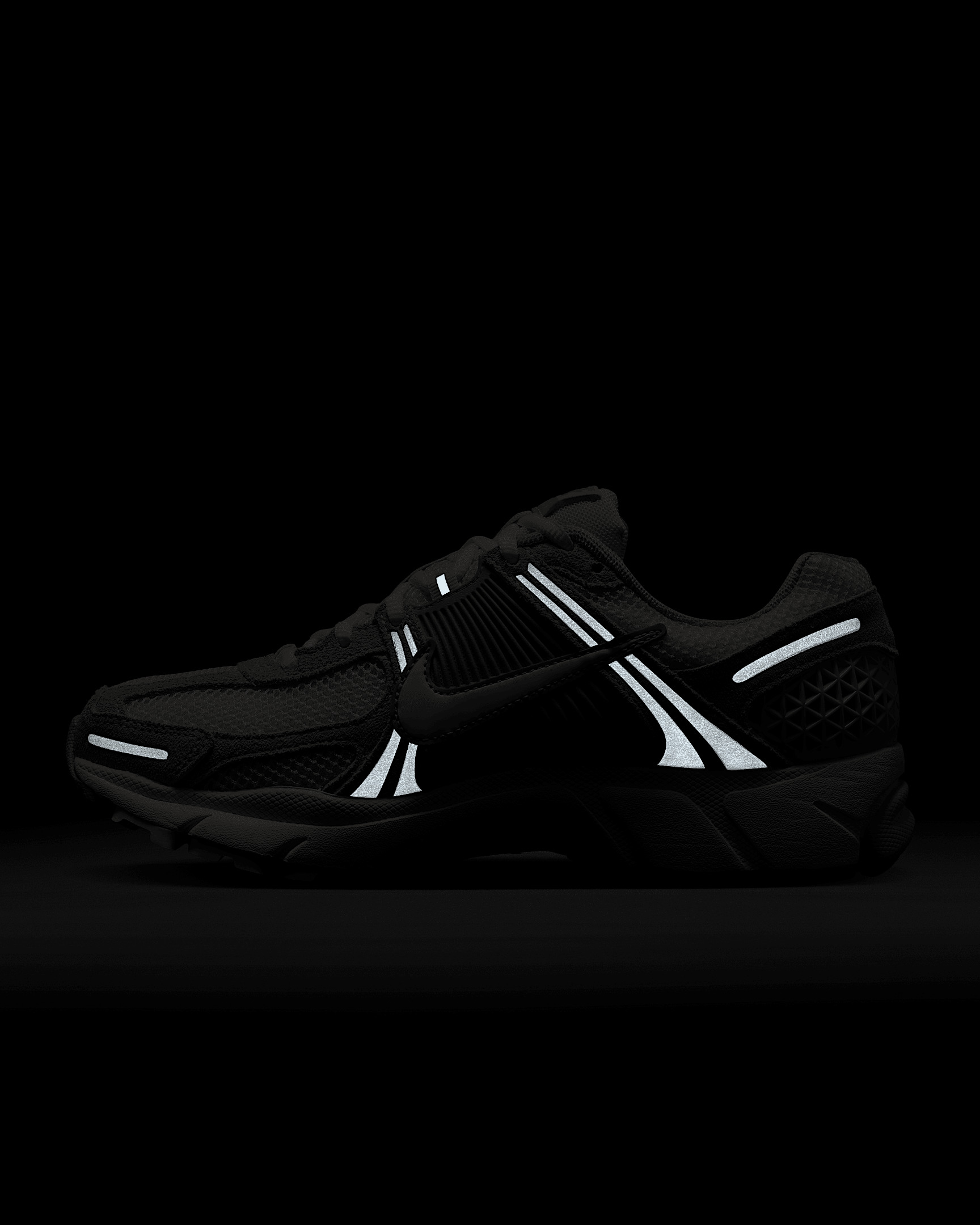 Nike Zoom Vomero 5 Women's Shoe - 11