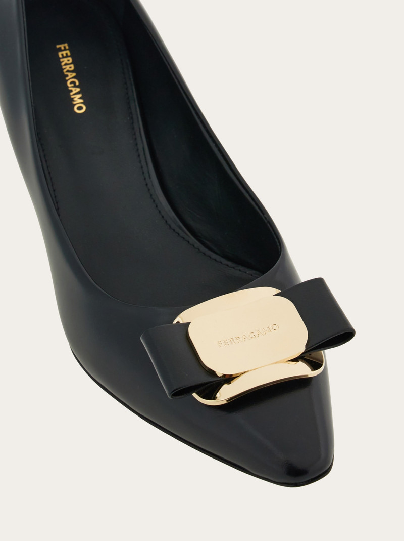 New Vara plate low heel pump 5