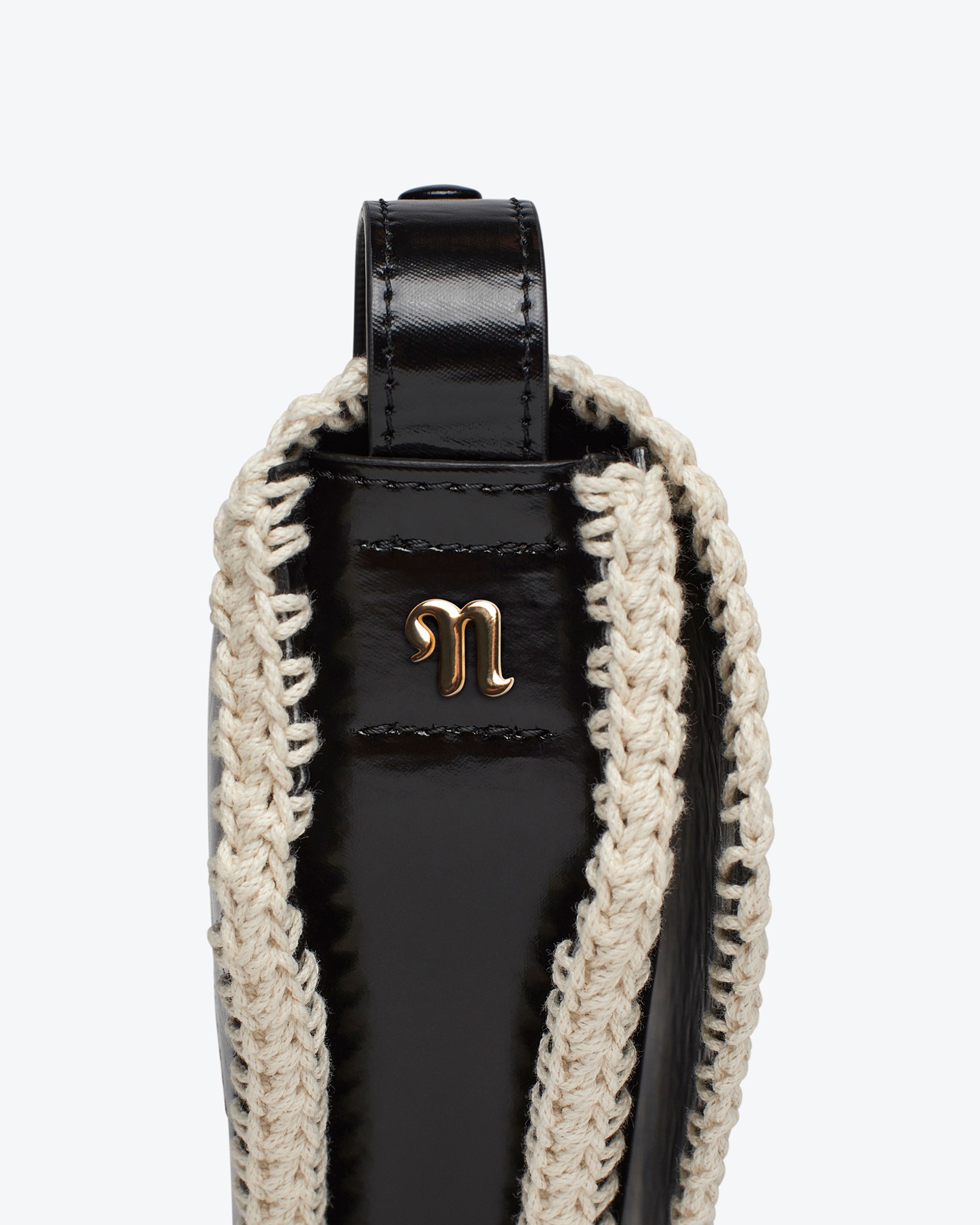 ★M　【美品】 Nanushka スモールバッグ Nanushka THE TRIANGLE BAG MINI - Patent alt-nappa shoulder