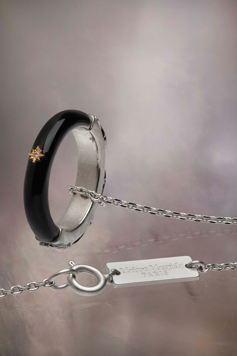 Maison Margiela Enamel necklace outlook