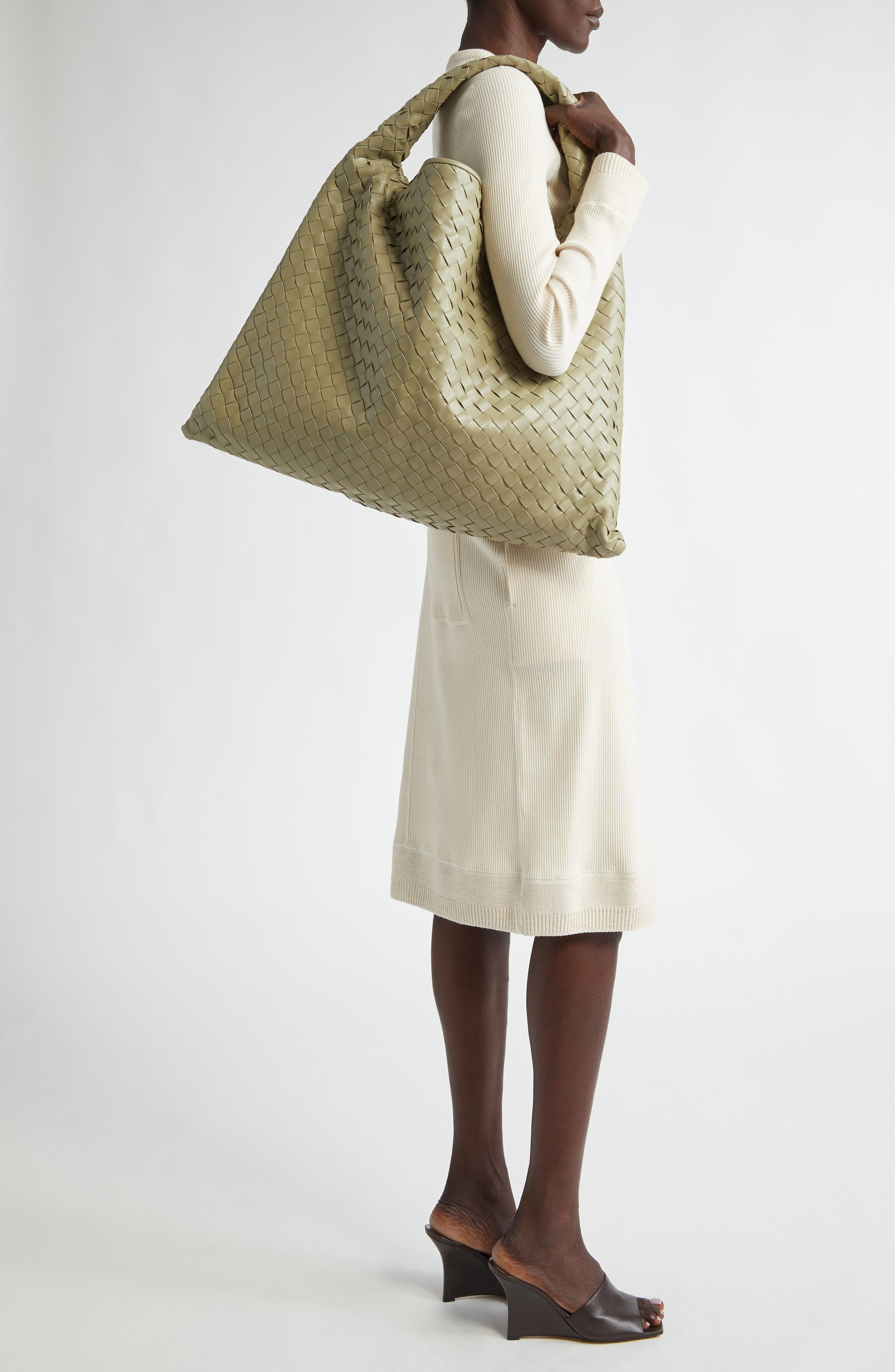Bottega Veneta Large Hop Intrecciato Leather Hobo Bag in 2929 Travertine-Muse Bra at Nordstrom - 2