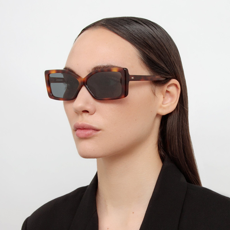 JACQUEMUS Spiaggia Angular Sunglasses in Tortoiseshell outlook