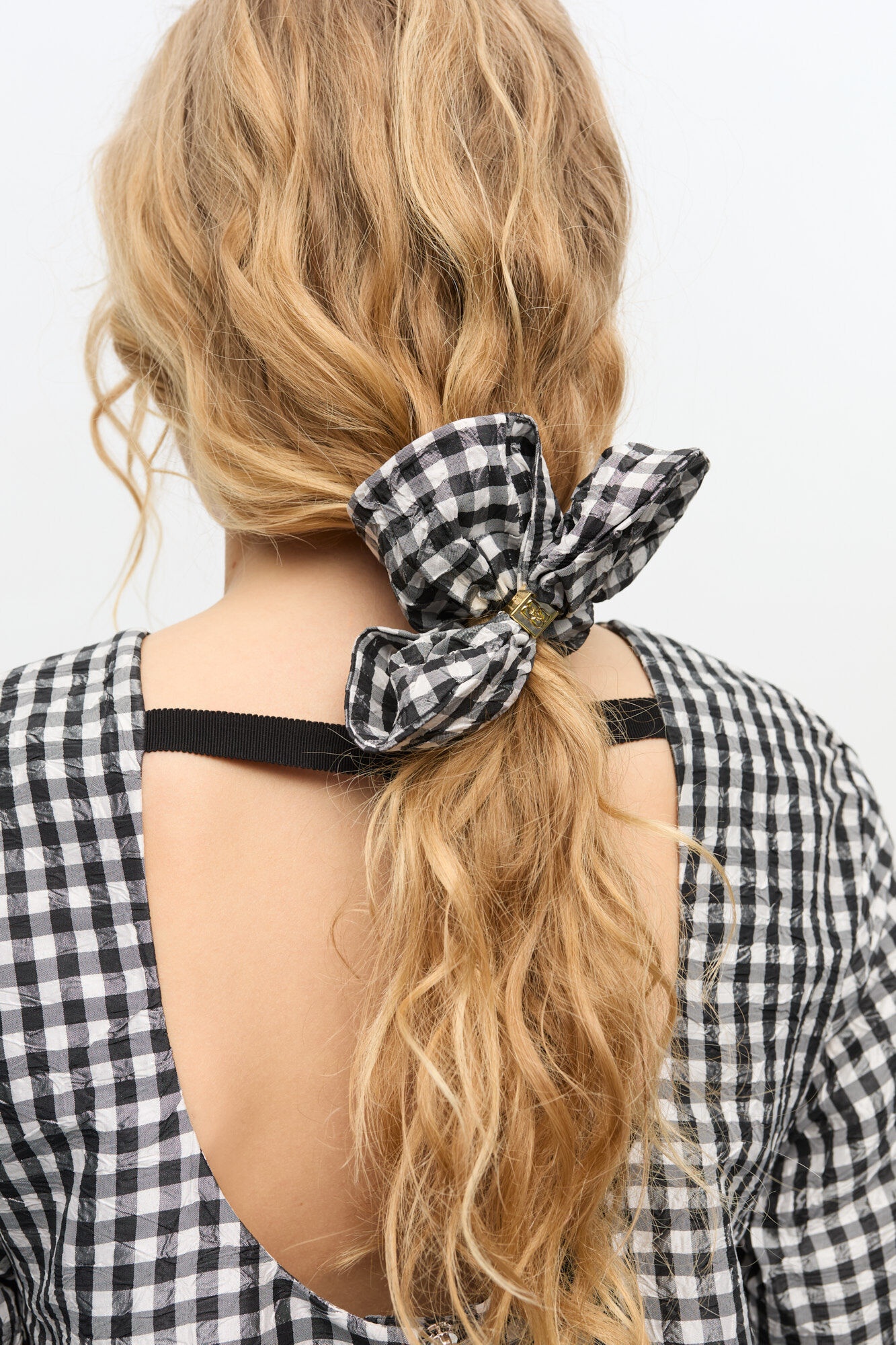 BLACK CRINKLED CHECK SCRUNCHIE - 2