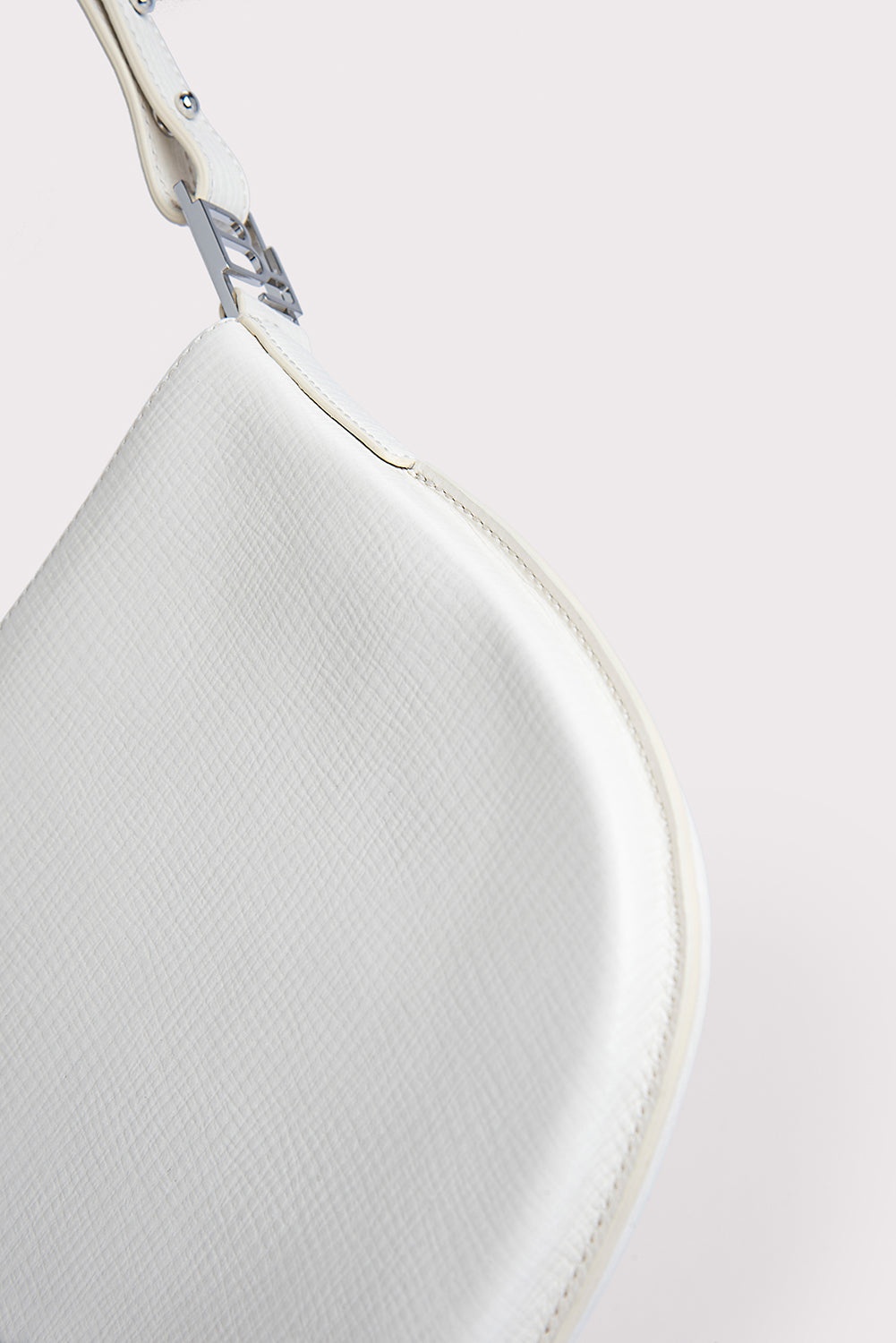 Issa White Embossed leather - 5