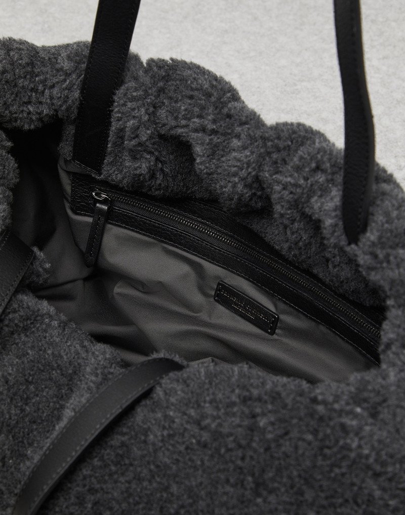 Virgin wool and cashmere fleecy soft shopper bag with shiny handles 5