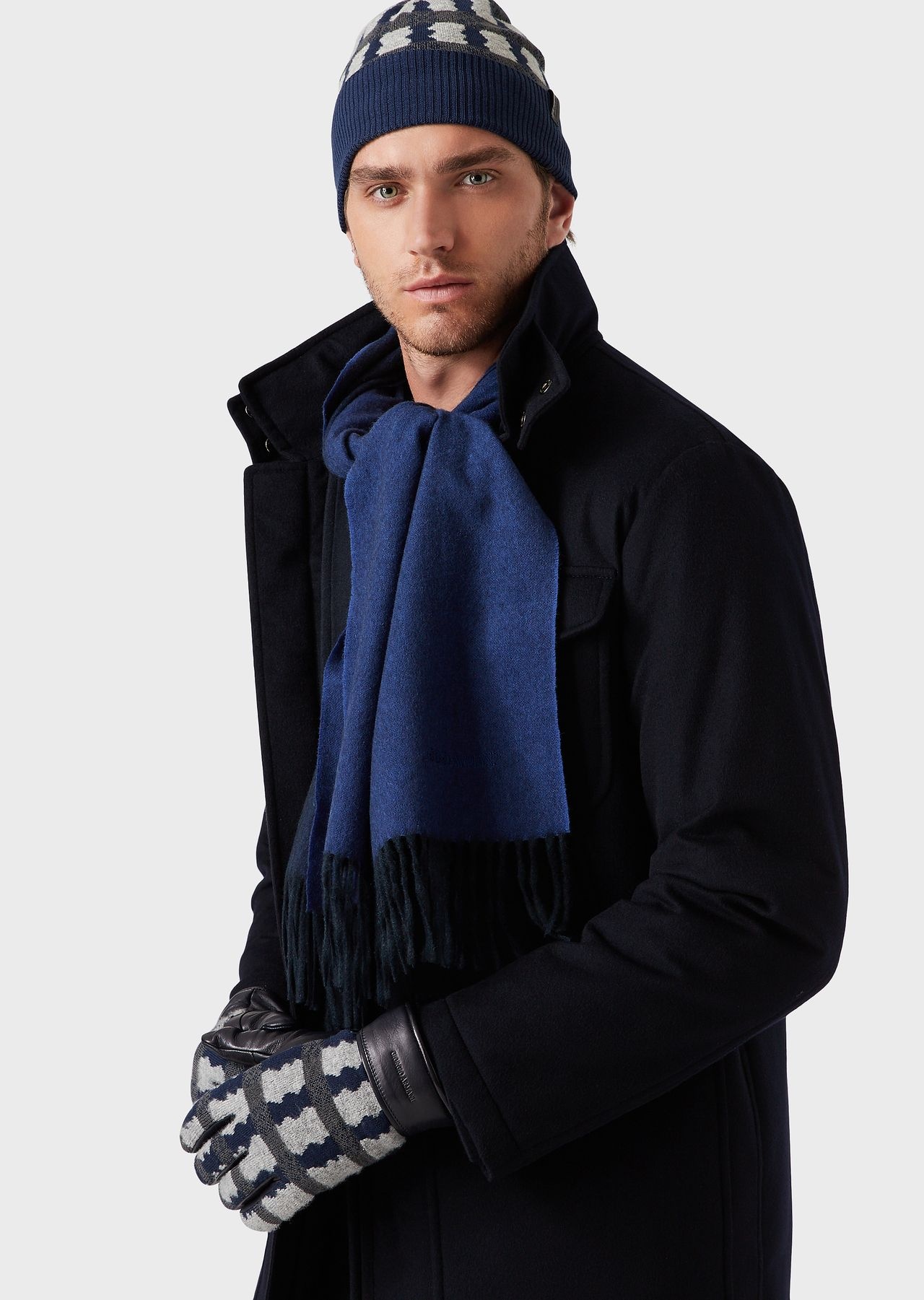 Cashmere scarf with embroidered logo - 3