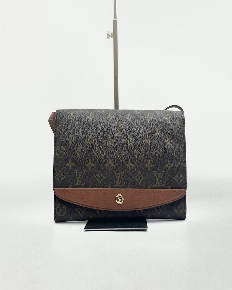 Louis - Louis Vuitton Monogram Pochette Bordeaux Crossbody Bag - 1