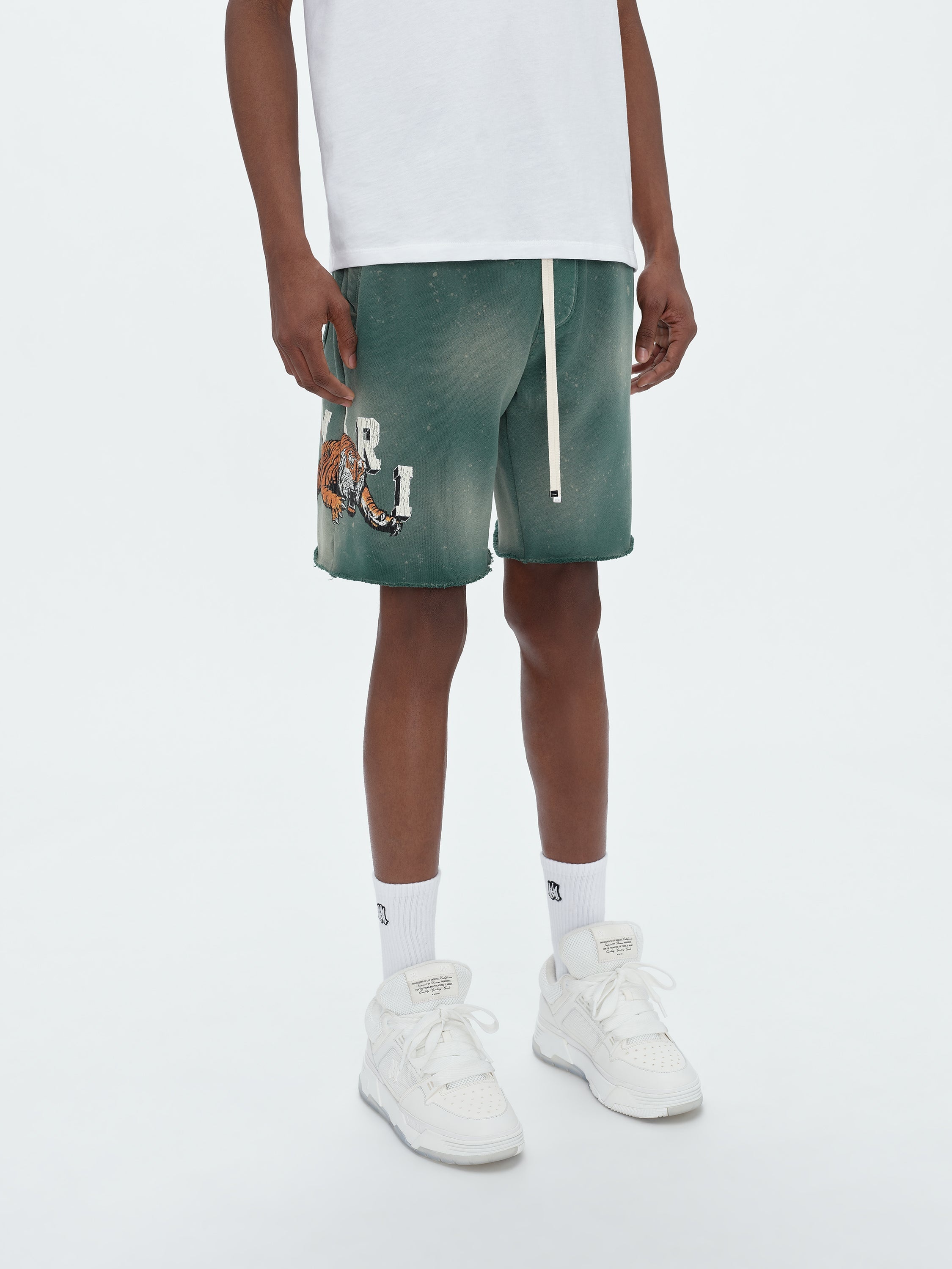 VINTAGE TIGER SWEATSHORT - 4