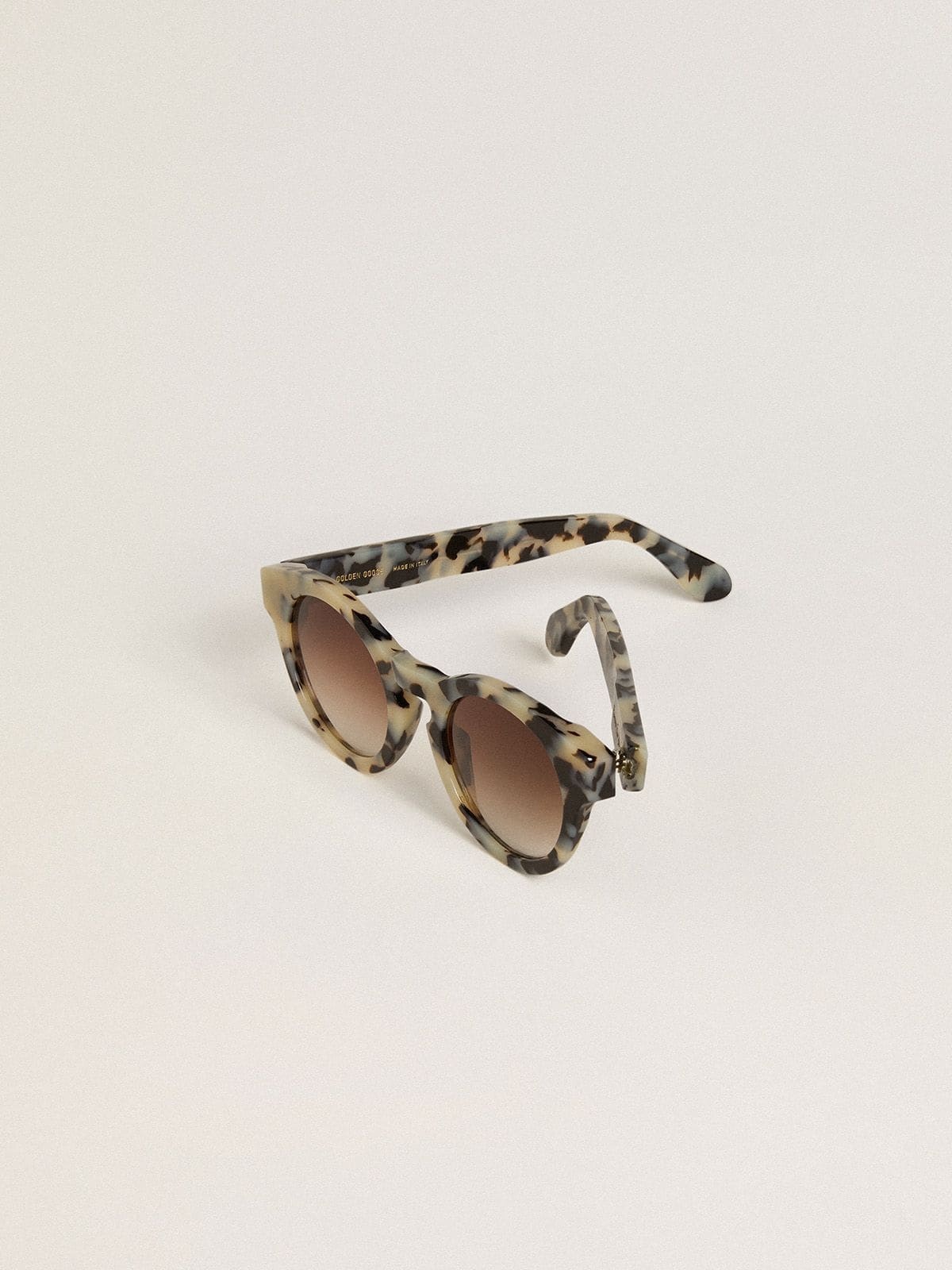Cameron-style sunglasses with a tortoiseshell pattern - 2