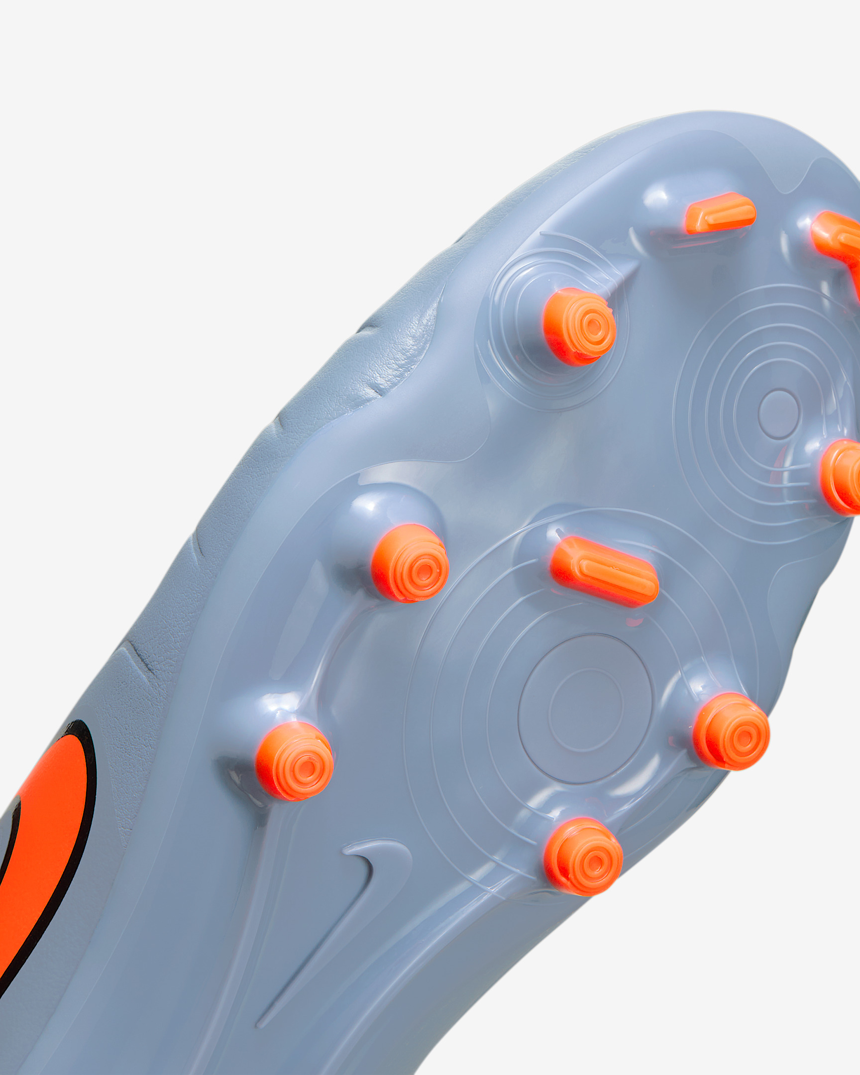 Nike Tiempo Legend 10 Club Multi-Ground Low-Top Soccer Cleats - 7