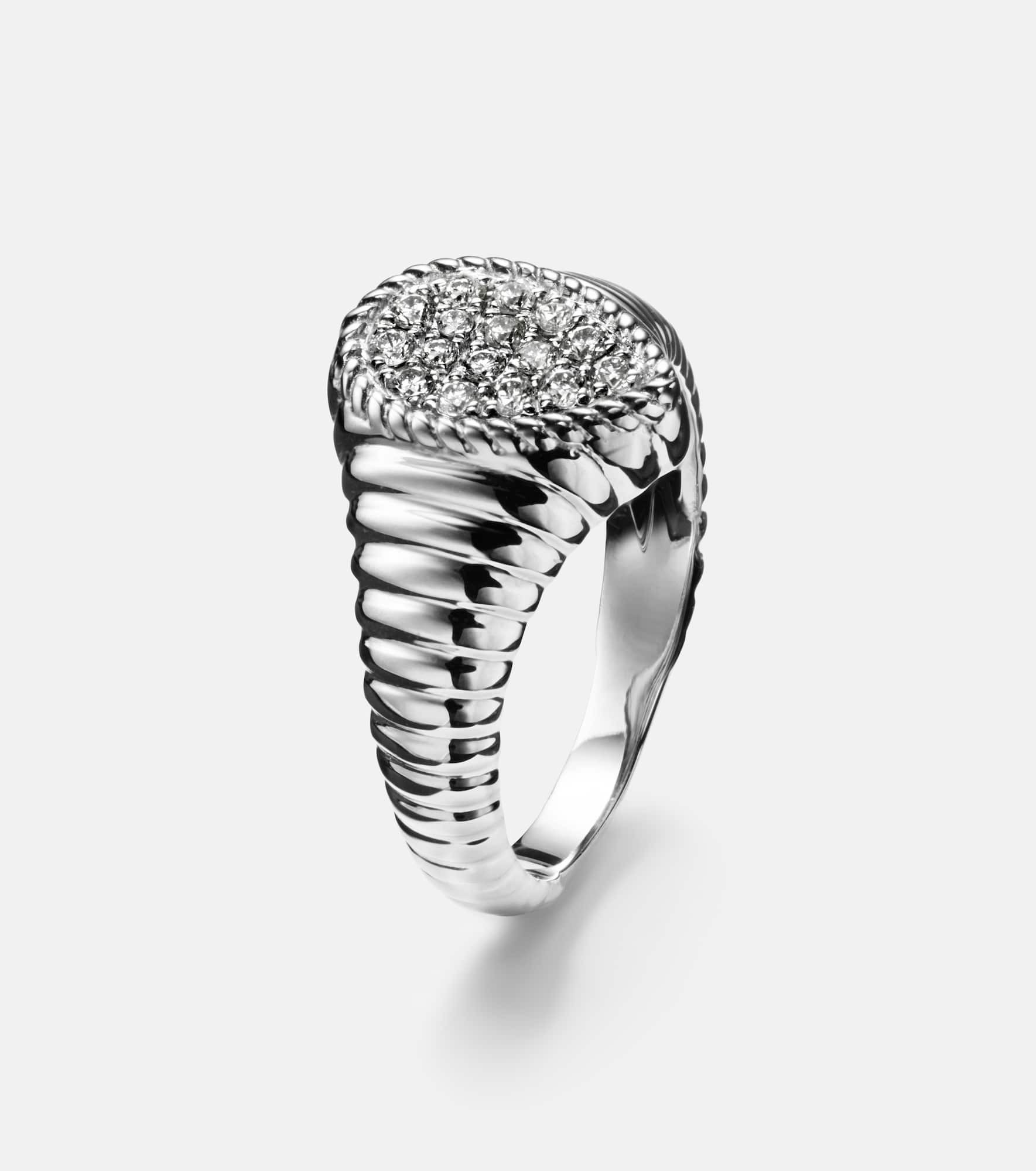9kt gold ring with diamonds - 4