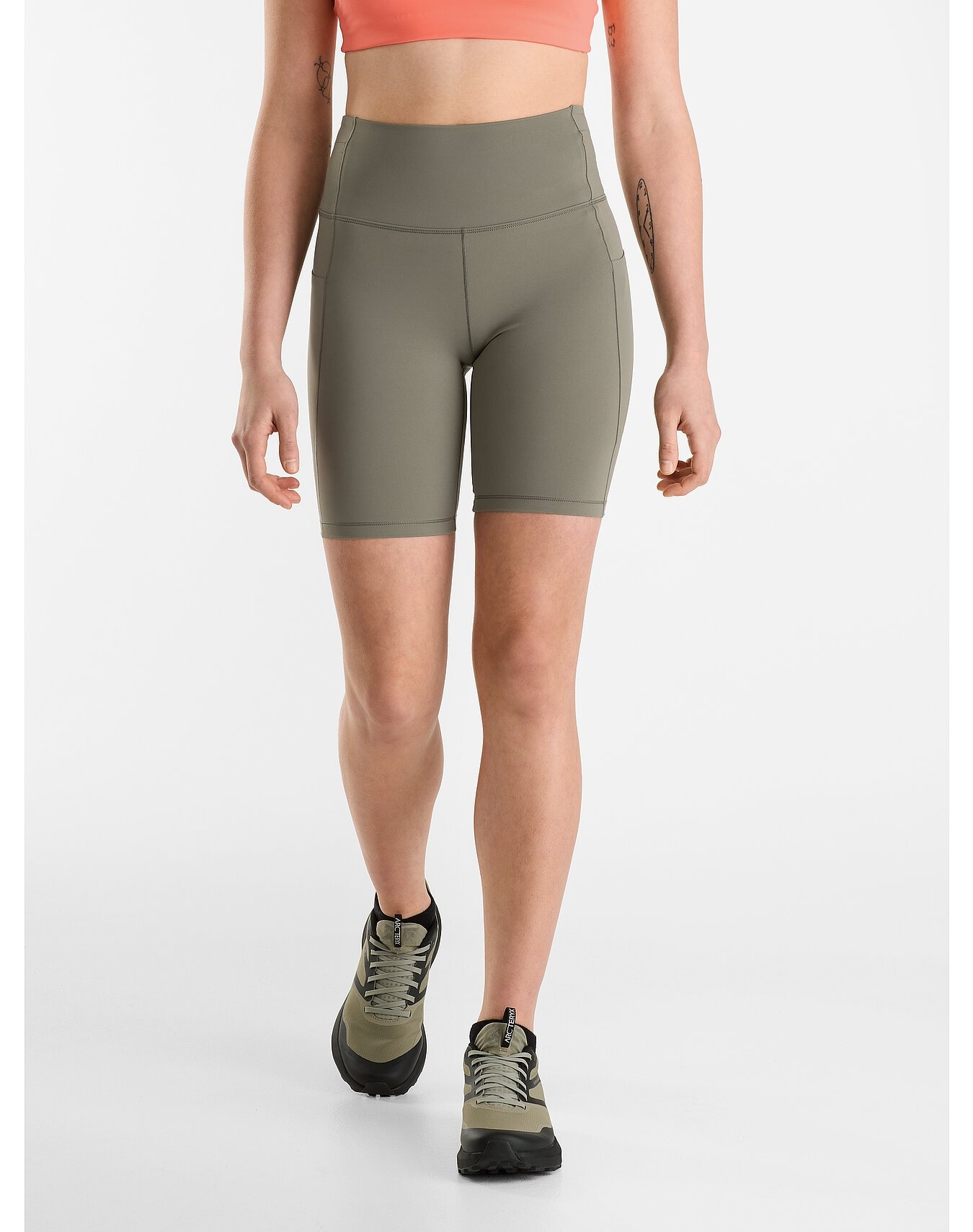 Essent High-Rise Short 8" - 2
