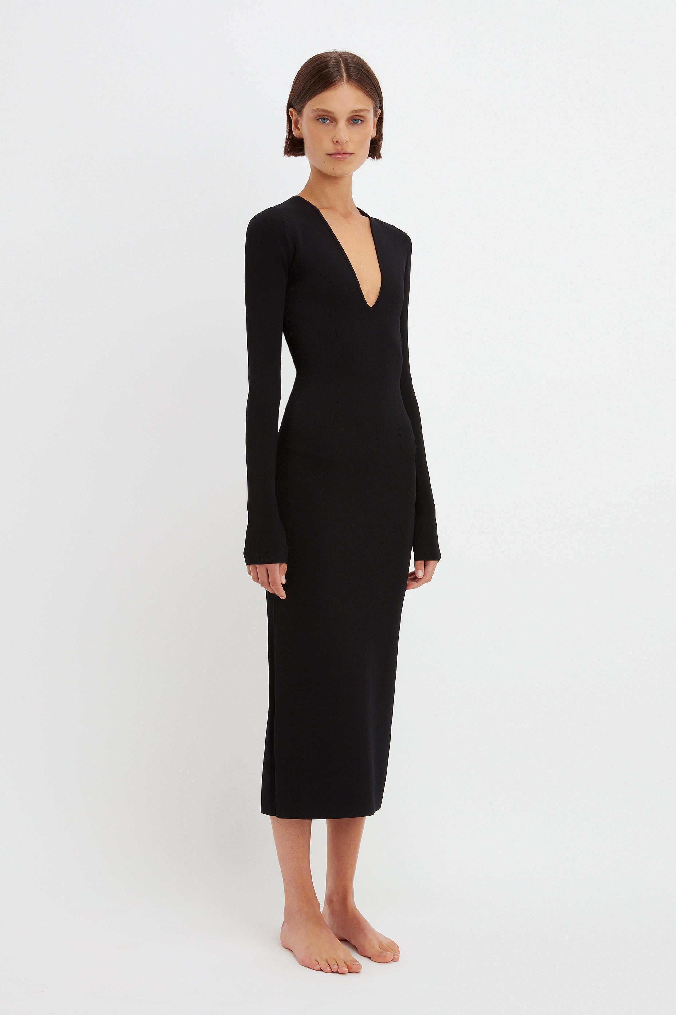 VB Body Deep V Midi Dress in Black - 4