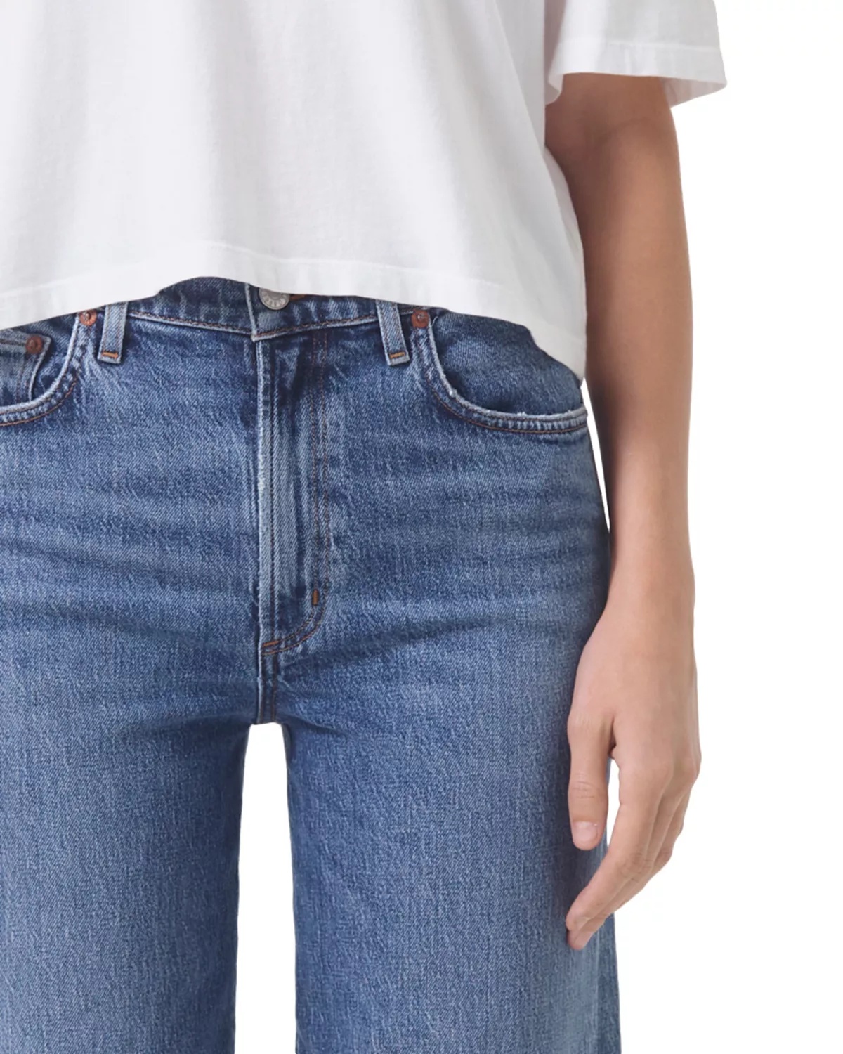 Harper Mid Rise Wide Ankle Jeans in Moor - 5