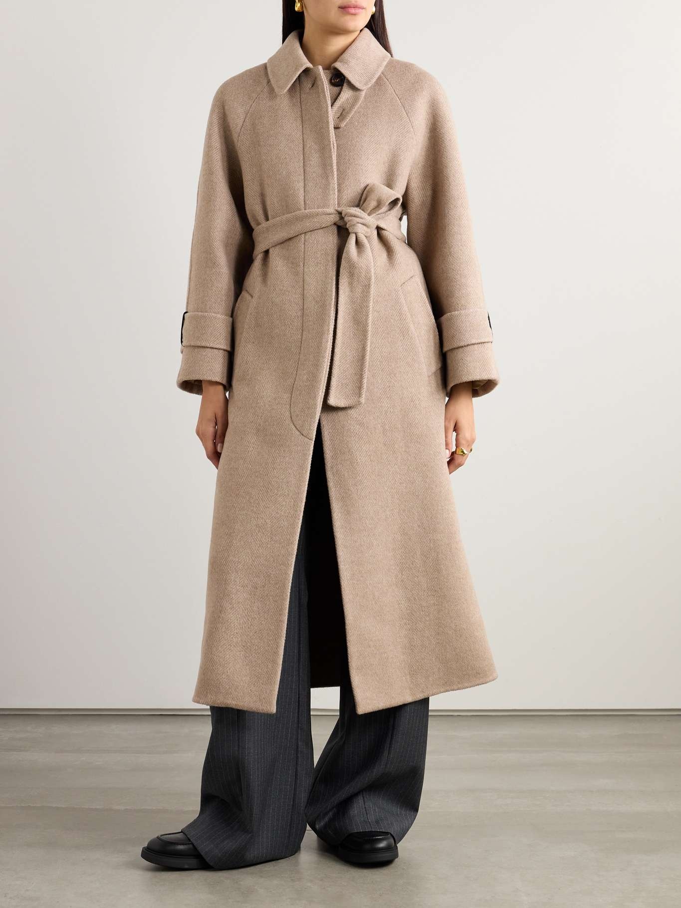 Belted herringbone wool and cashmere-blend coat - 3