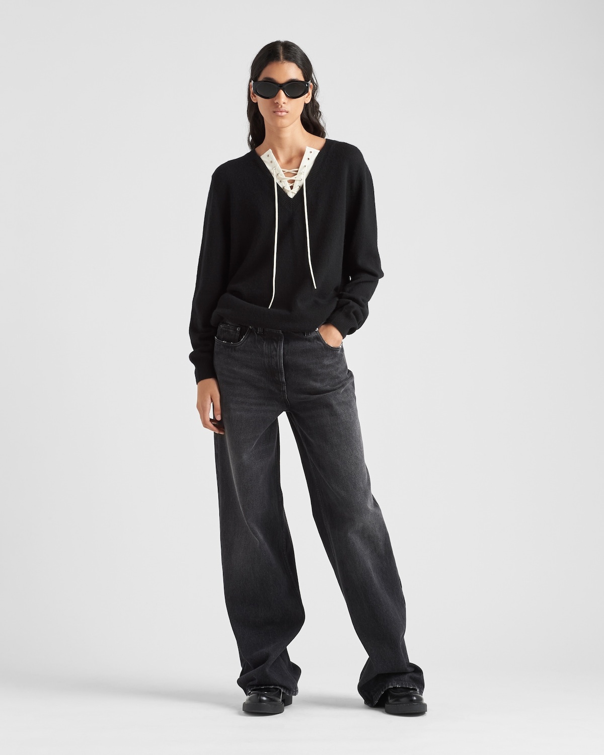 V-neck cashmere sweater - 2