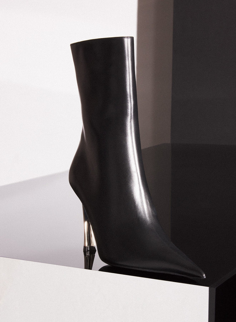 Black leather Fang 95 ankle boots 1