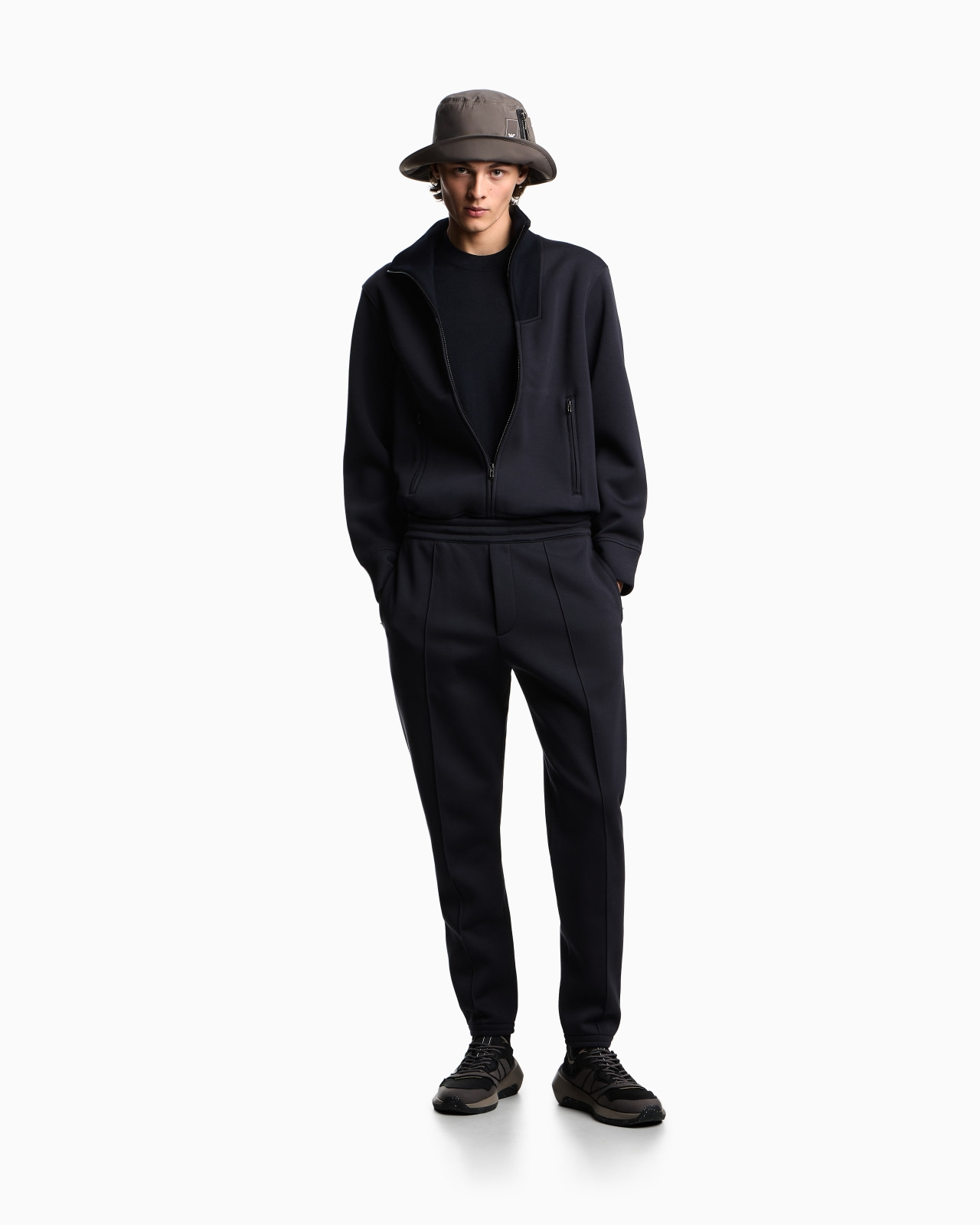 TRAVEL ESSENTIALS PLAIN-KNIT VIRGIN-WOOL JUMPER - 2