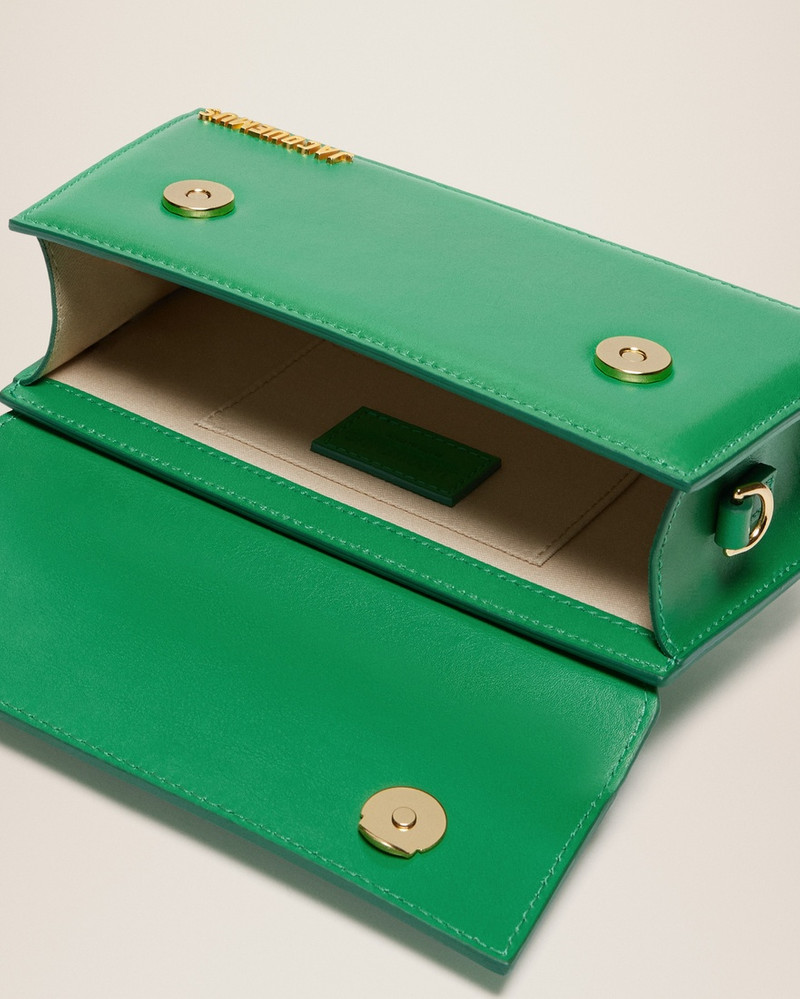 JACQUEMUS Le Chiquito long outlook