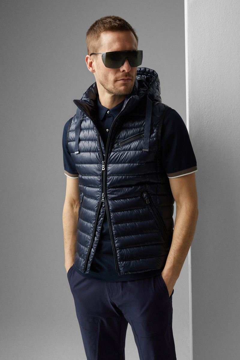 Lonne lightweight down vest in Navy blue 2