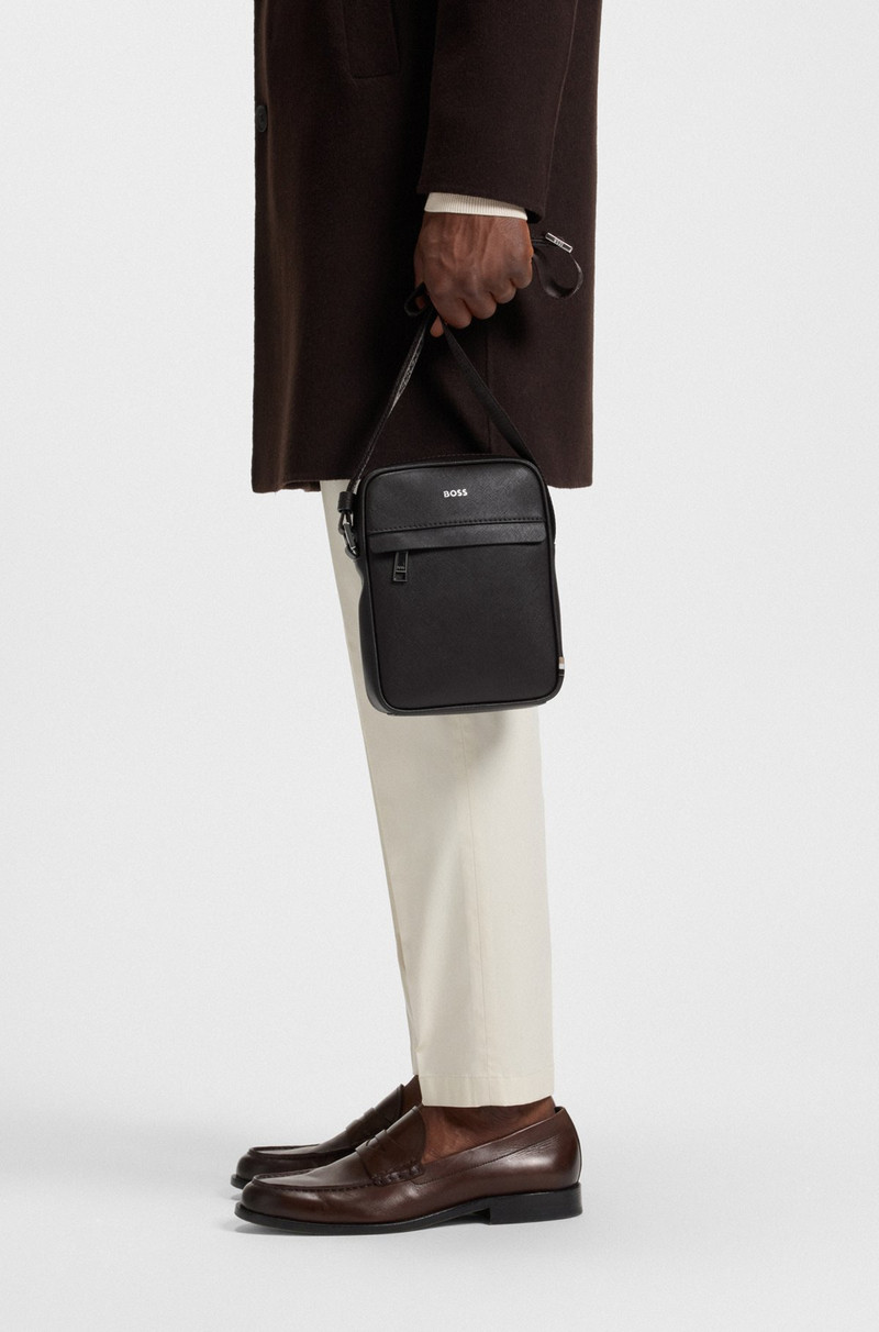 REPORTER BAG WITH LOGO DETAIL AND SIGNATURE STRIPE 4