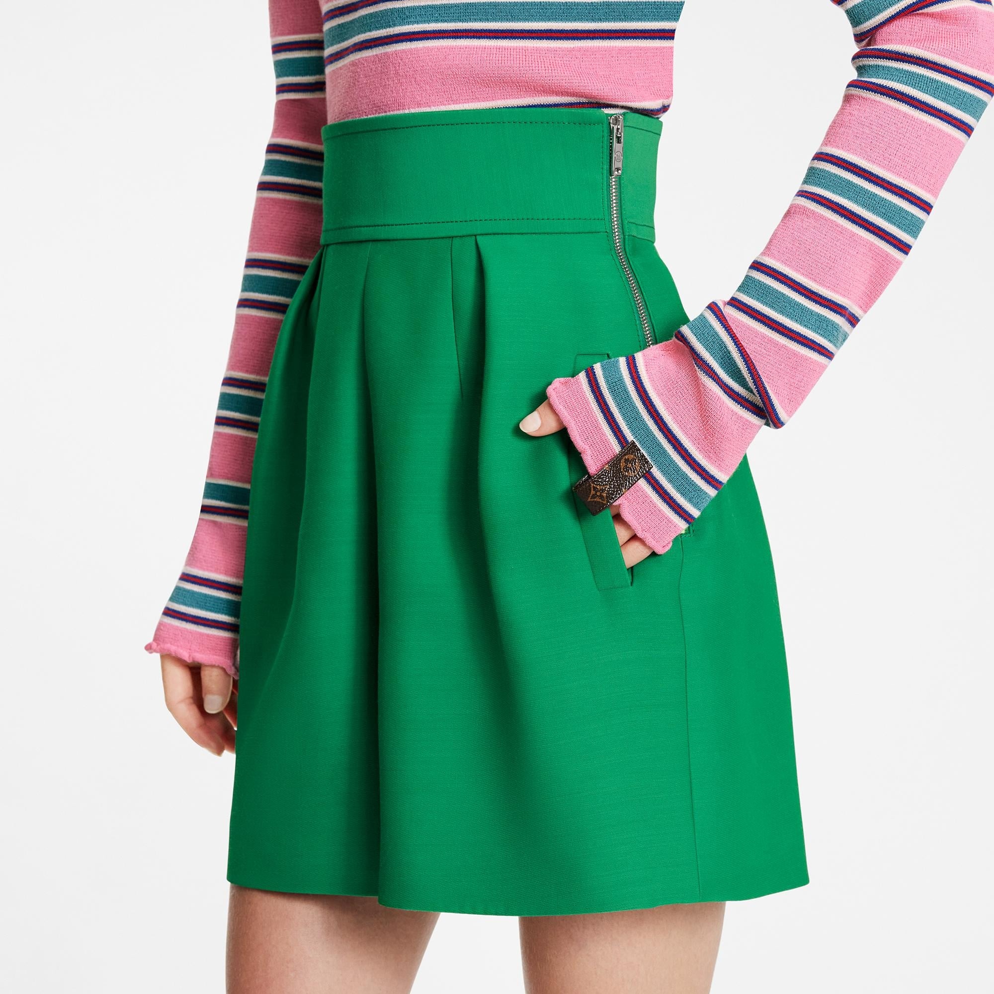 Wool-Silk Wide-Leg Mini Shorts - 3