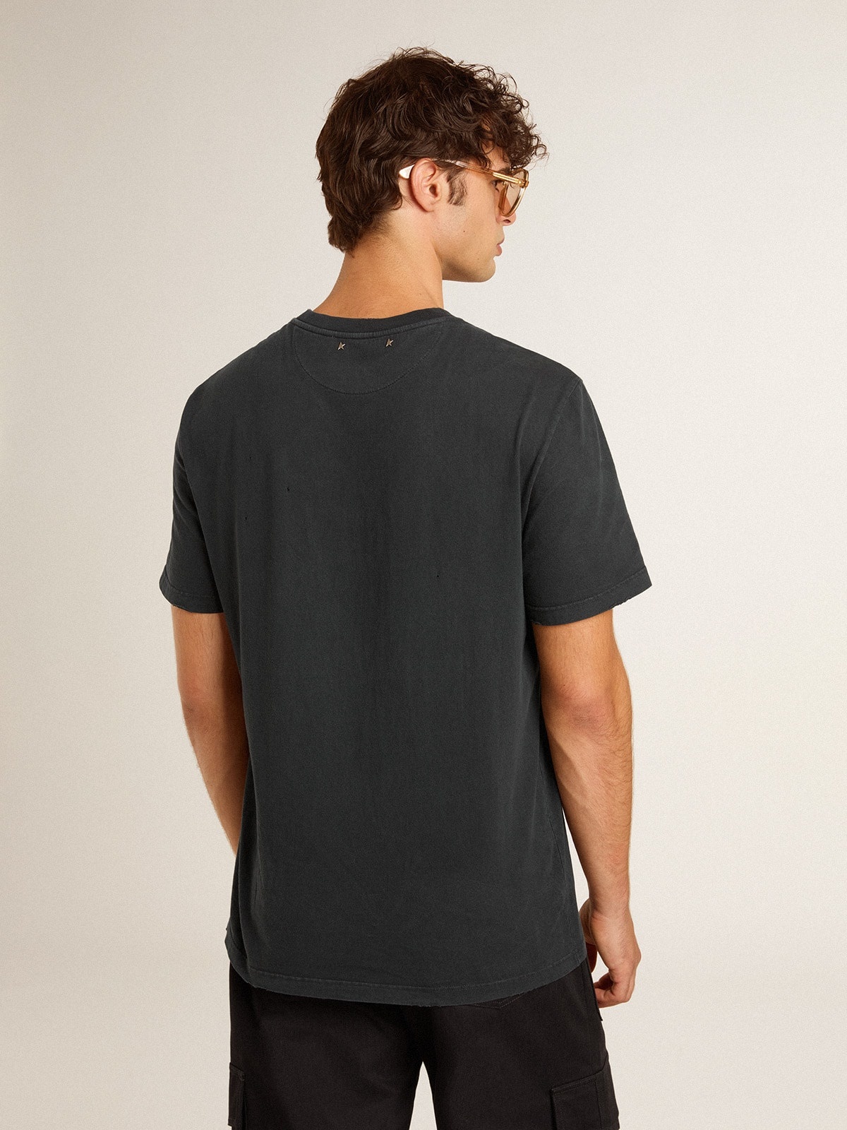Men’s worn-black cotton T-shirt with print on the front - 4