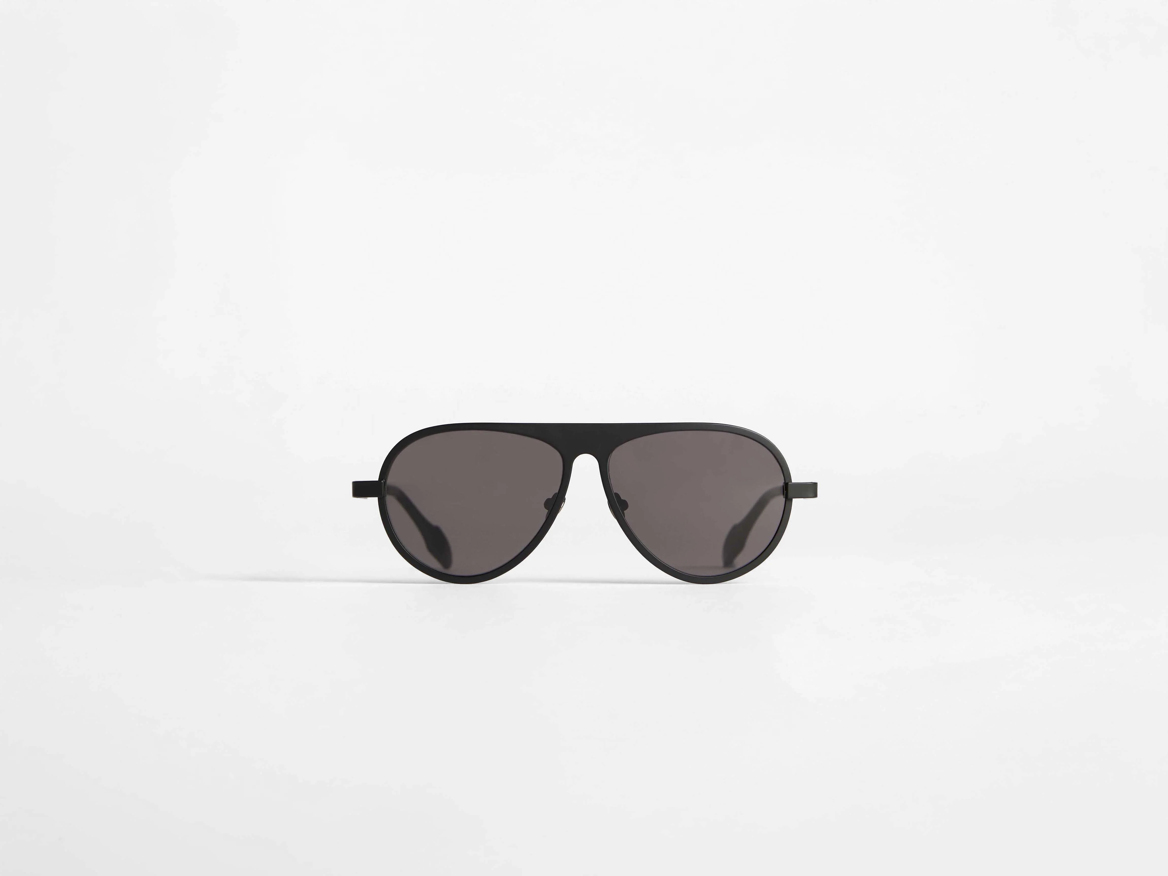 JWA05 AVIATOR SUNGLASSES IN BLACK - 1