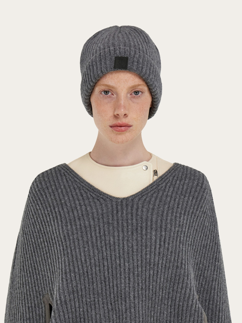 Knitted beanie 4