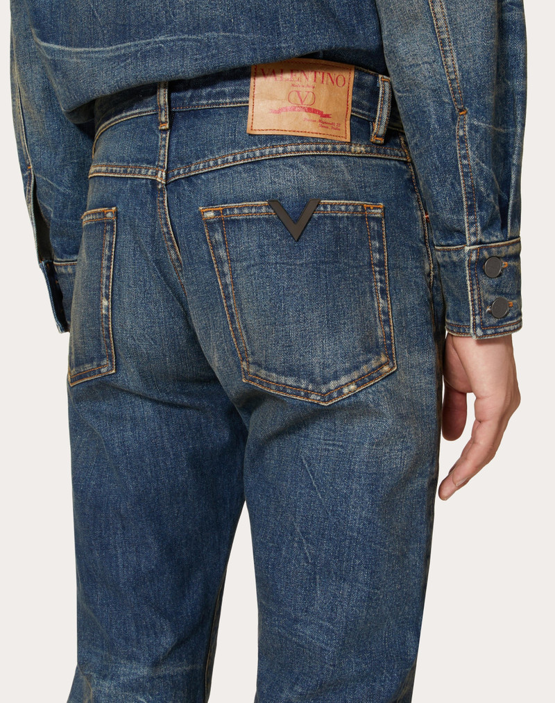 DENIM PANTS WITH METALLIC V DETAIL 5