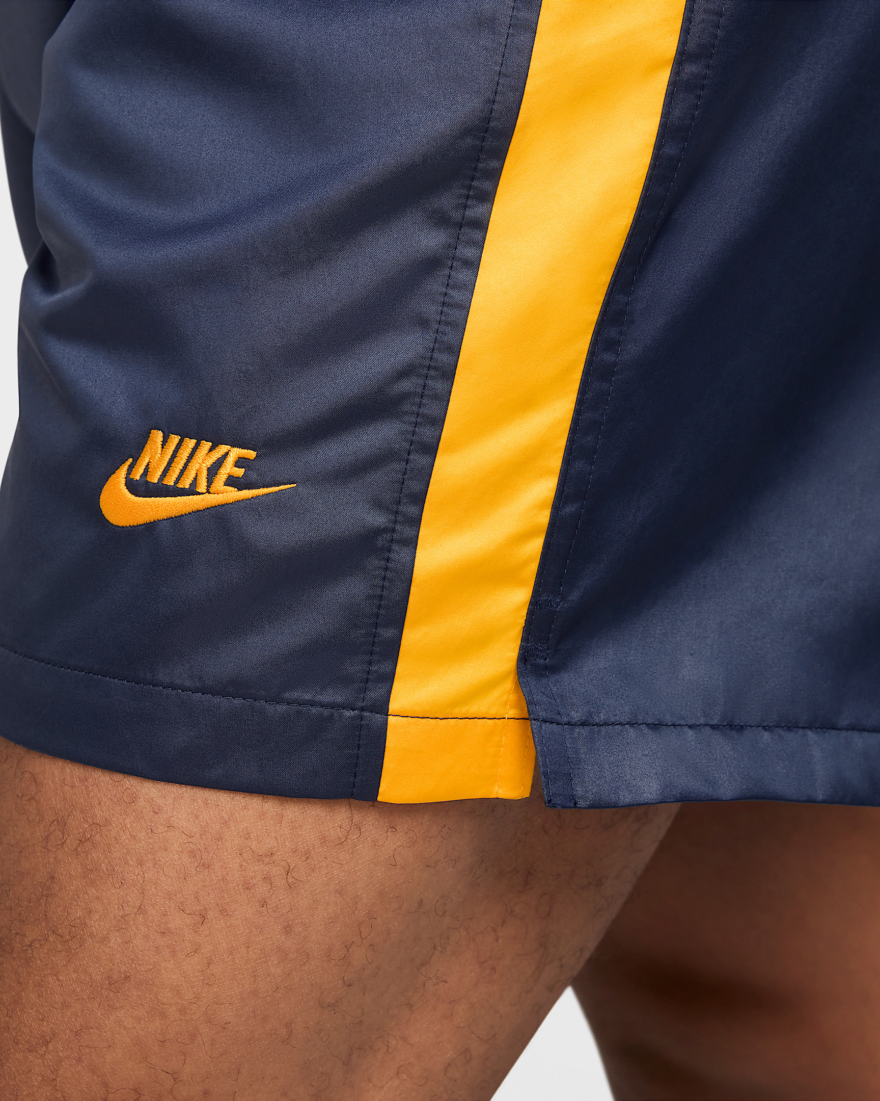 Nike Sportswear Club Men's Flow Football Shorts - 6