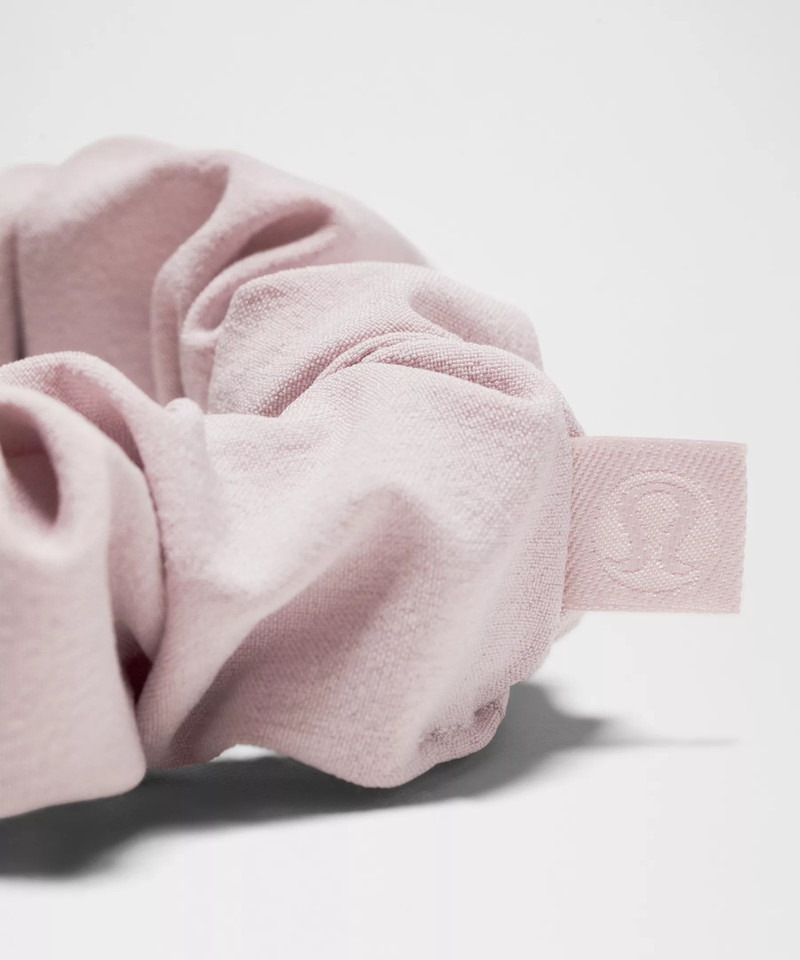 lululemon Uplifting Scrunchies *7 Pack outlook
